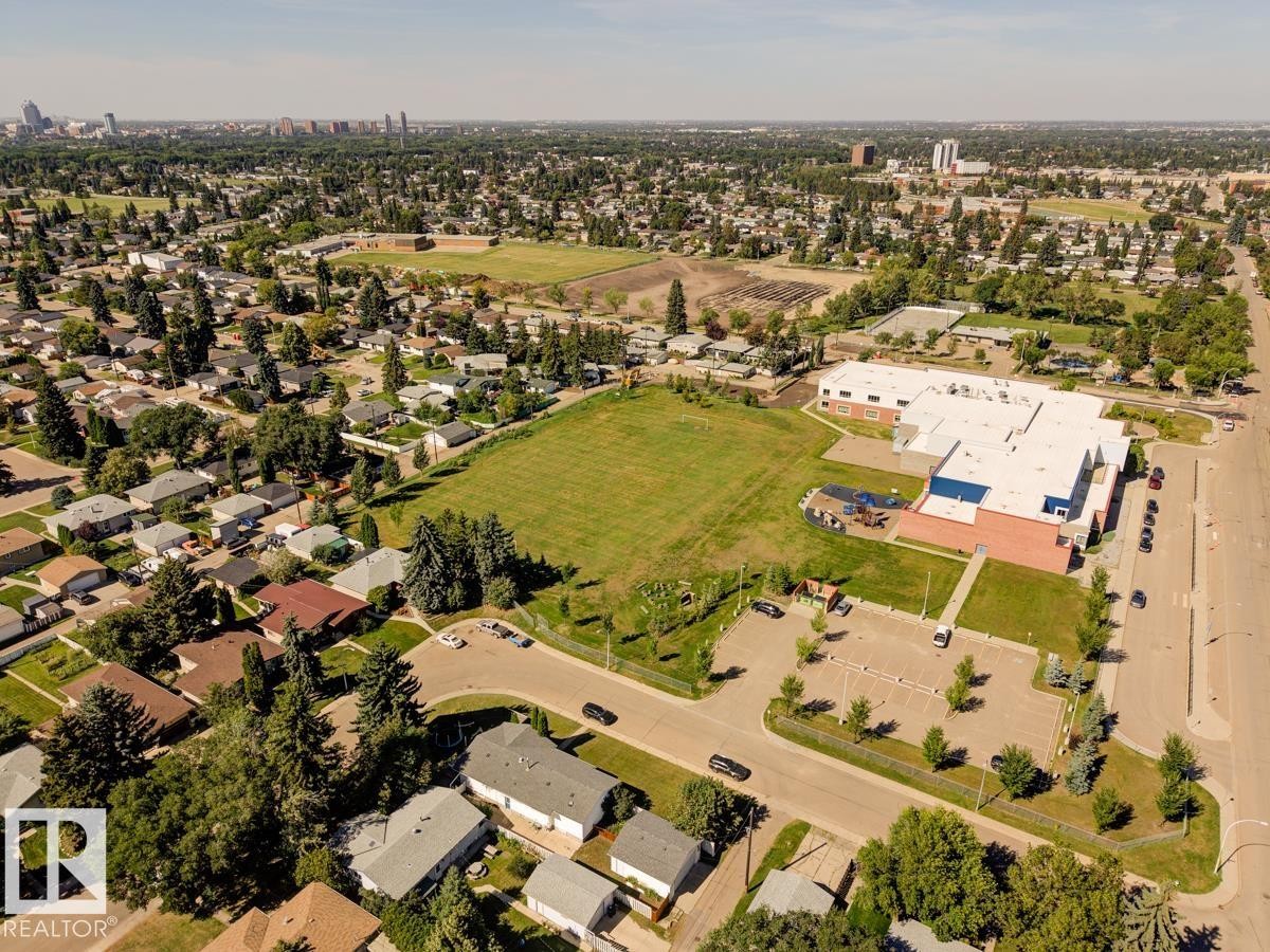 5811 92 Avenue Nw, Edmonton, AB