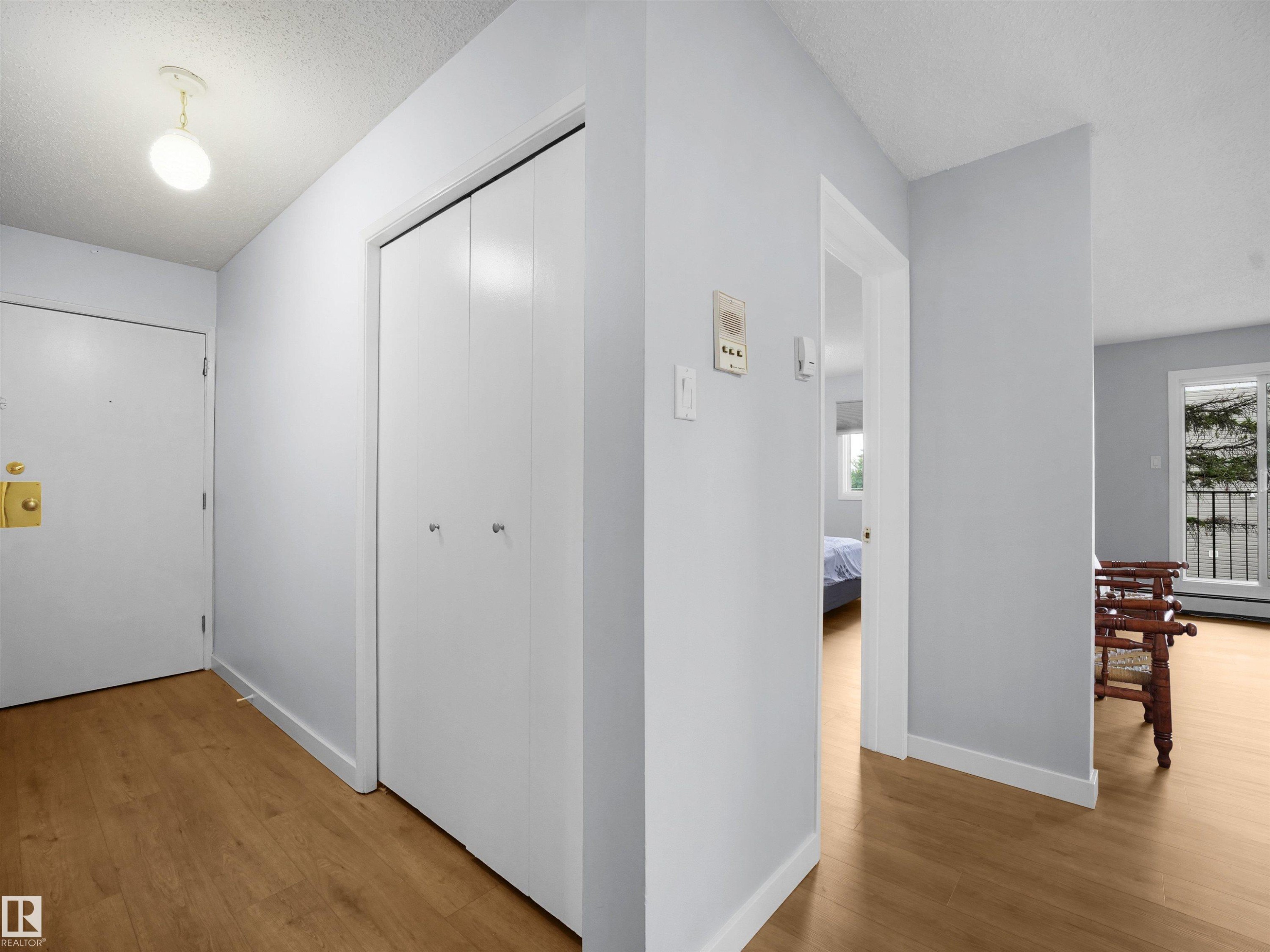 #4 3851 76 St Nw, Edmonton, AB
