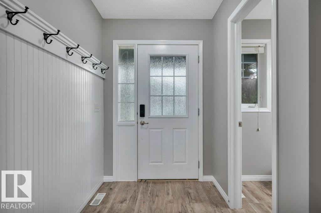 280 Birchwood Drive, Devon, AB