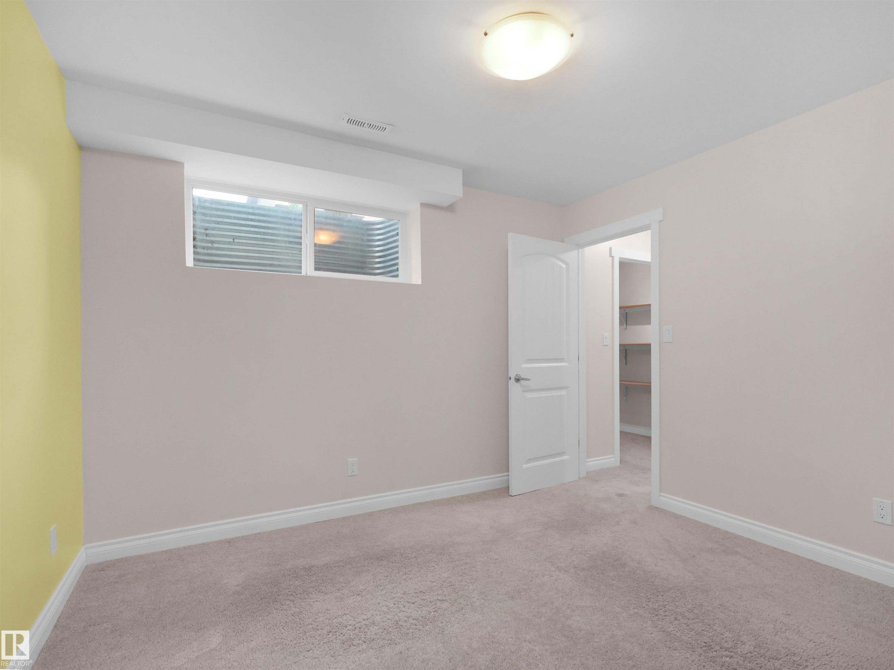 1932 67 Street Sw, Edmonton, AB