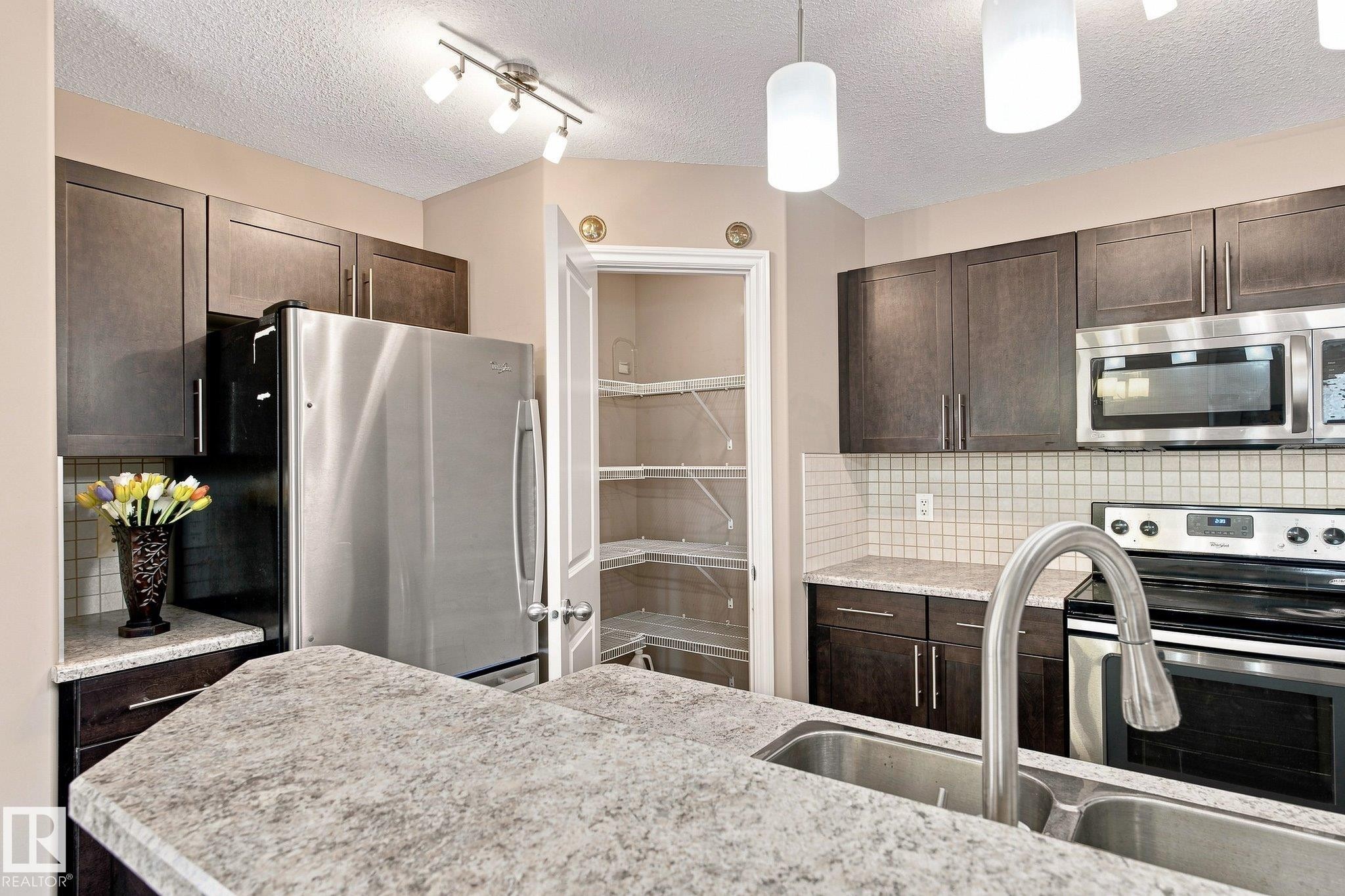 18080 89 Street Nw, Edmonton, AB