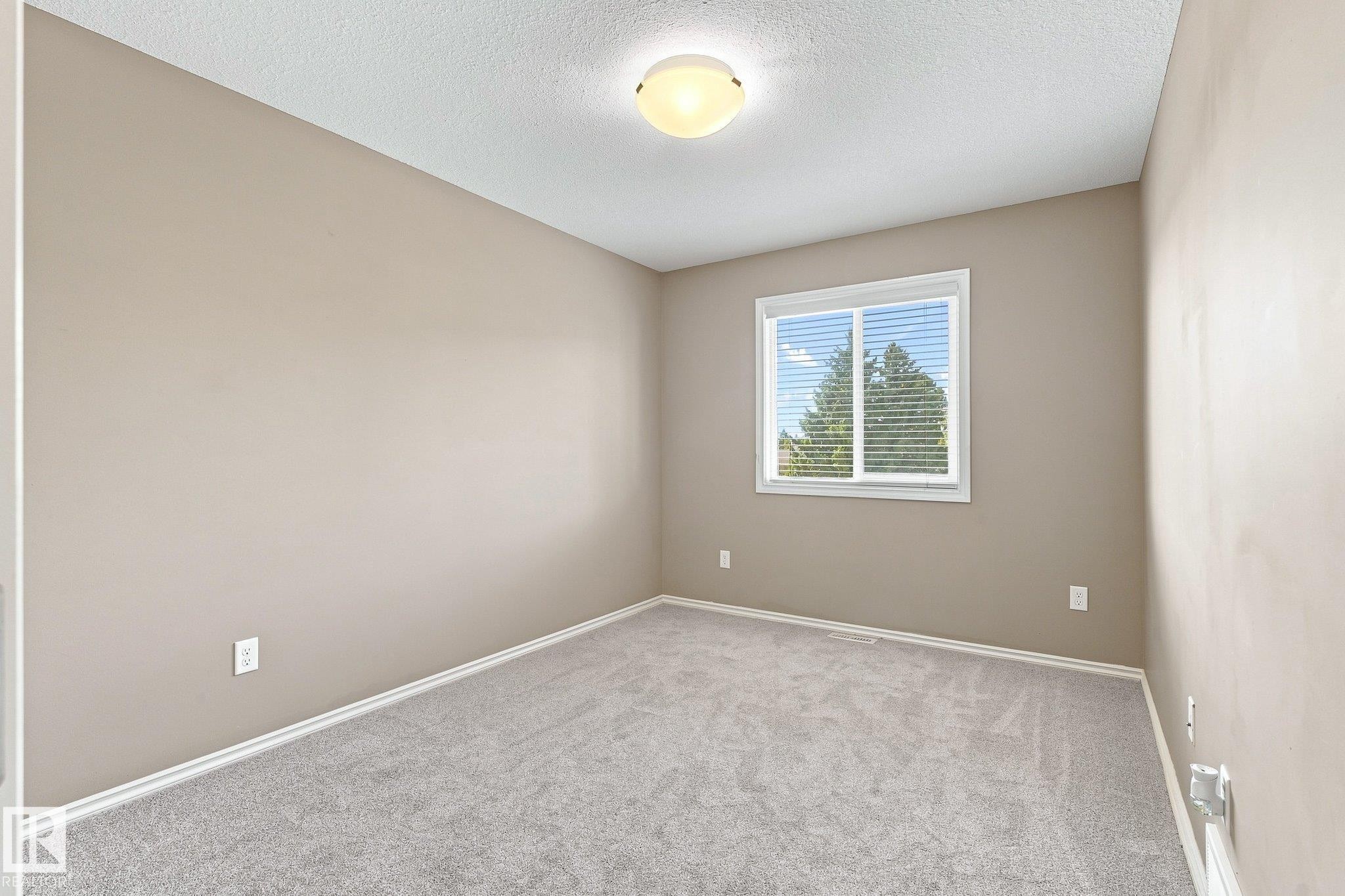 18080 89 Street Nw, Edmonton, AB