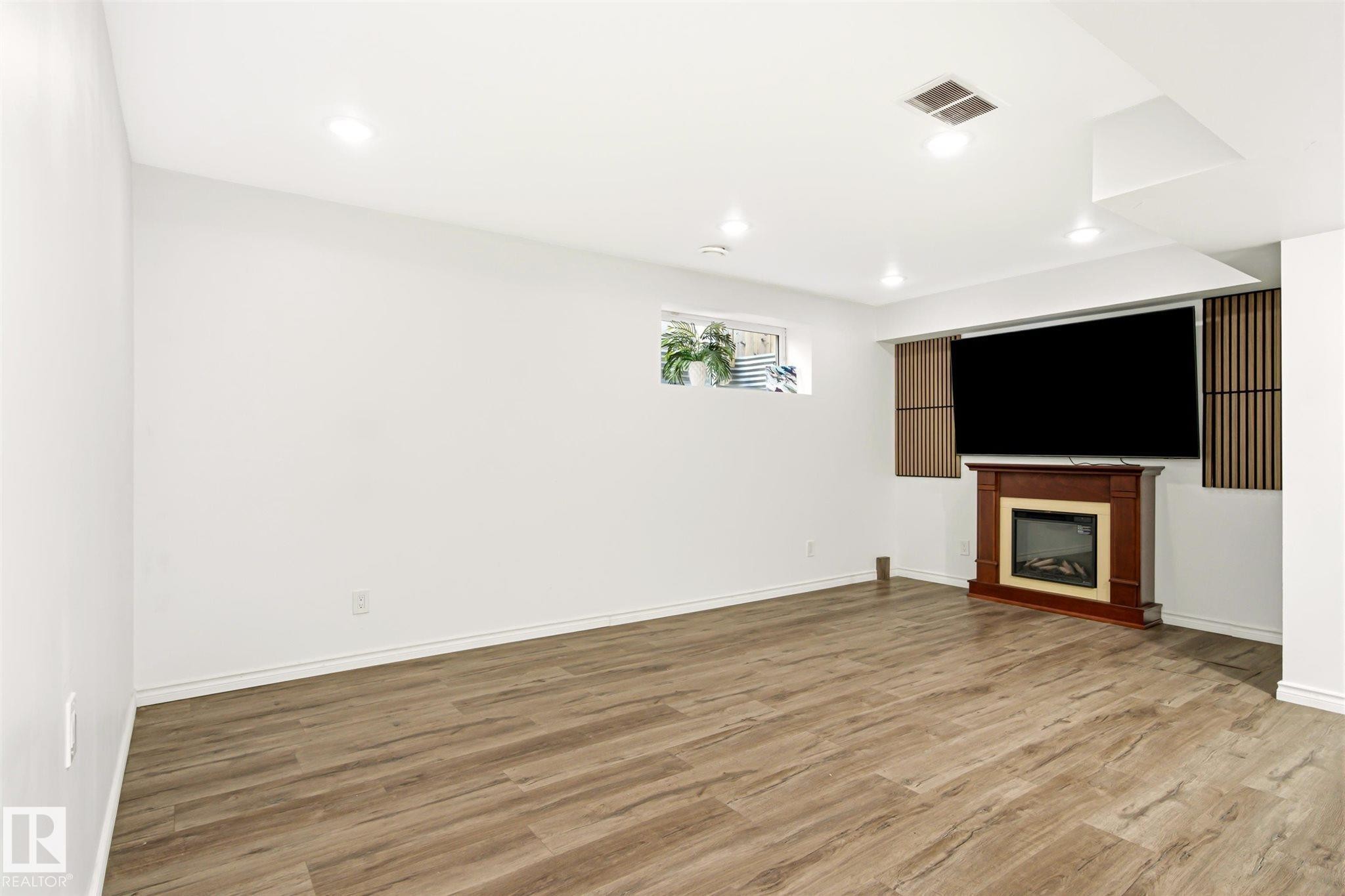 18080 89 Street Nw, Edmonton, AB