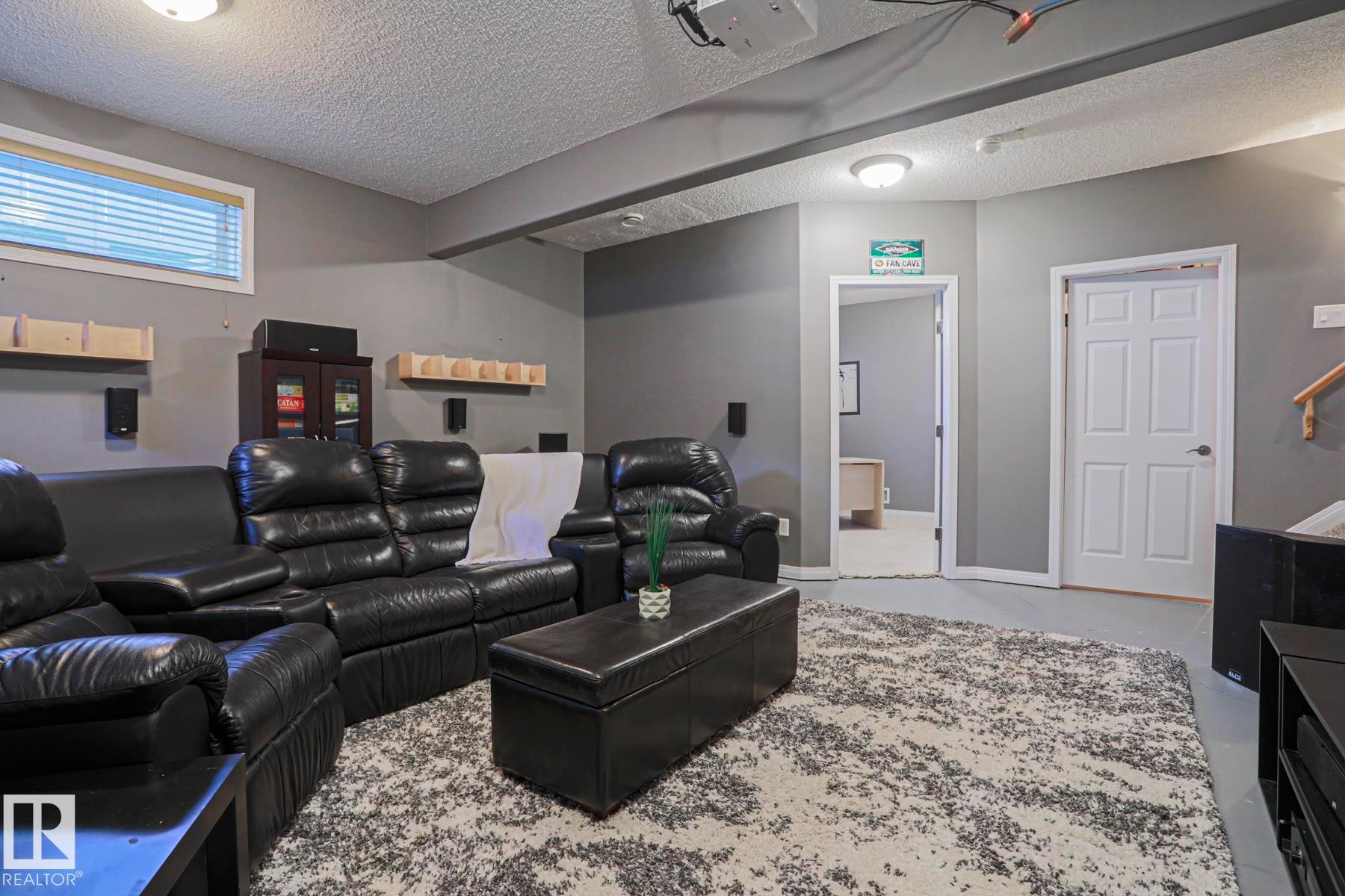 17468 89 Street Nw, Edmonton, AB