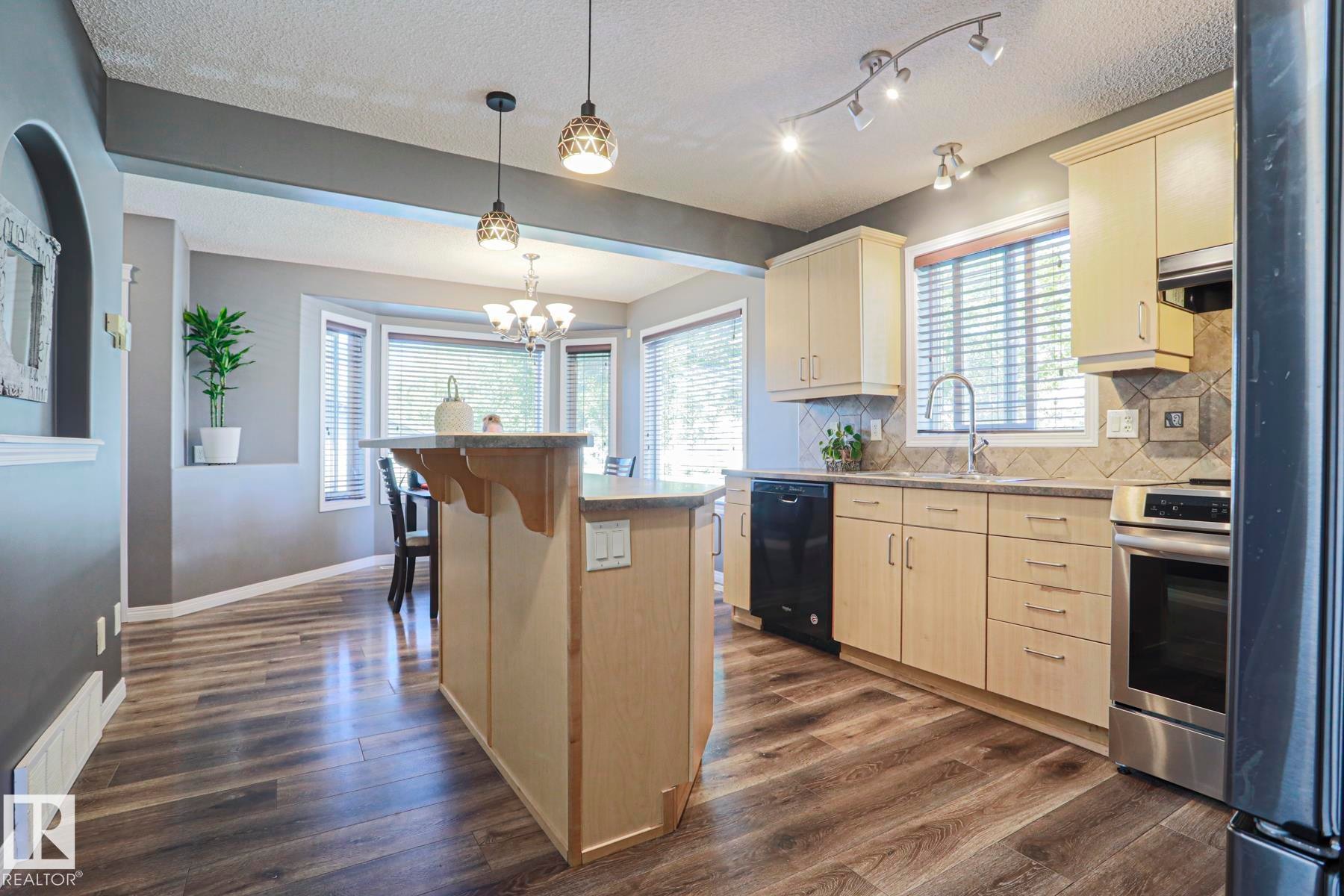 17468 89 Street Nw, Edmonton, AB