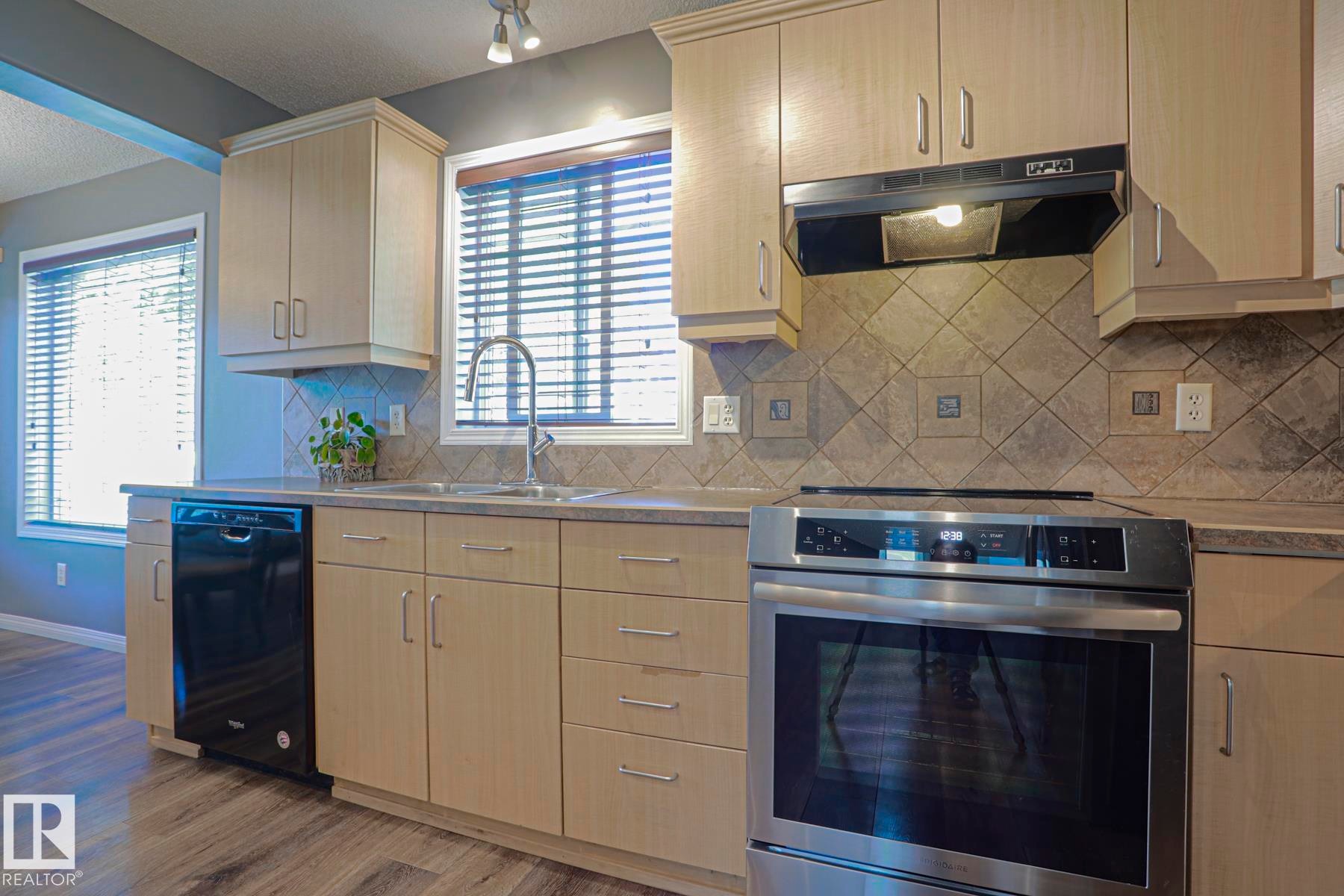17468 89 Street Nw, Edmonton, AB