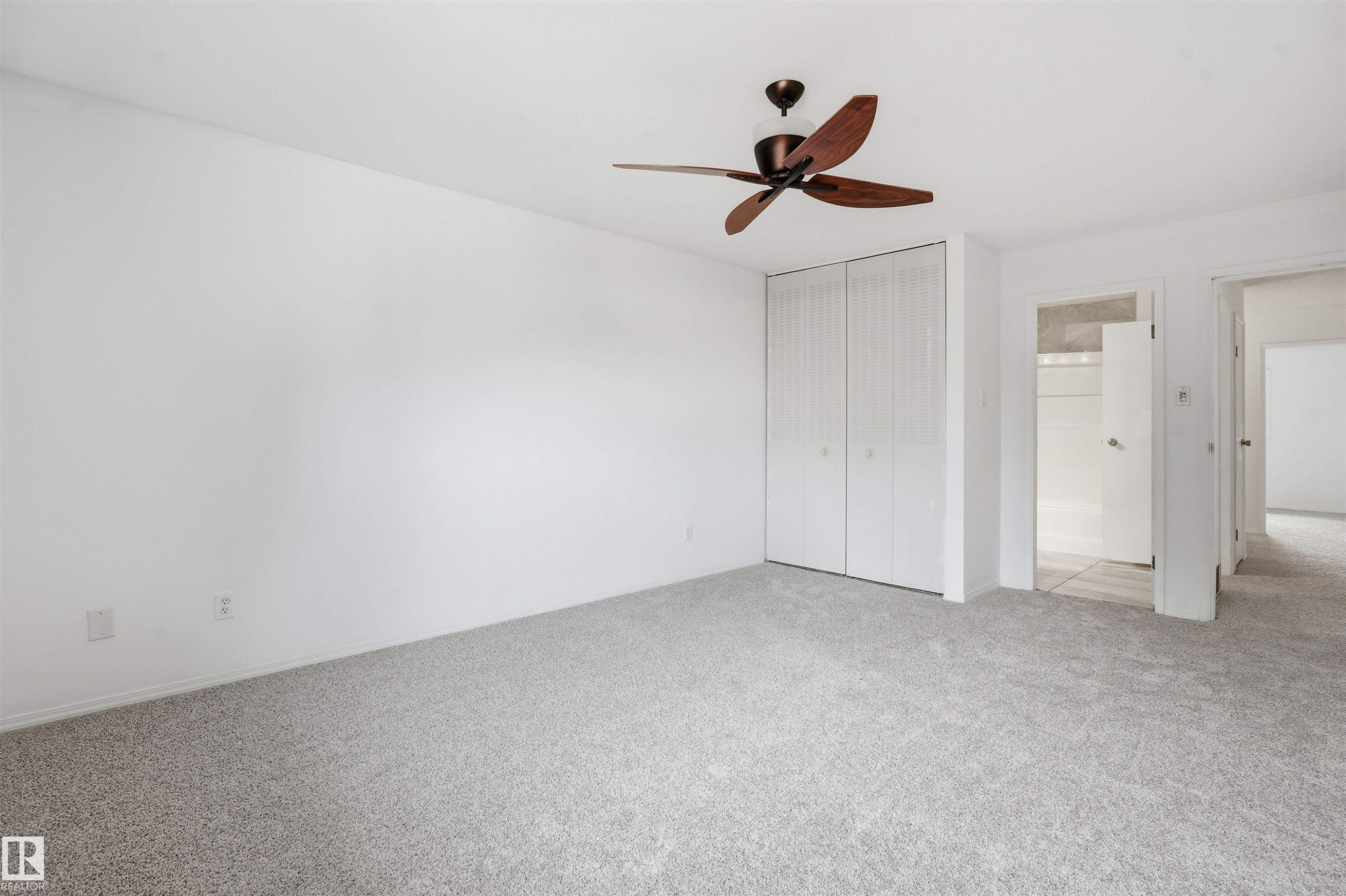 6804 36A Avenue Nw, Edmonton, AB