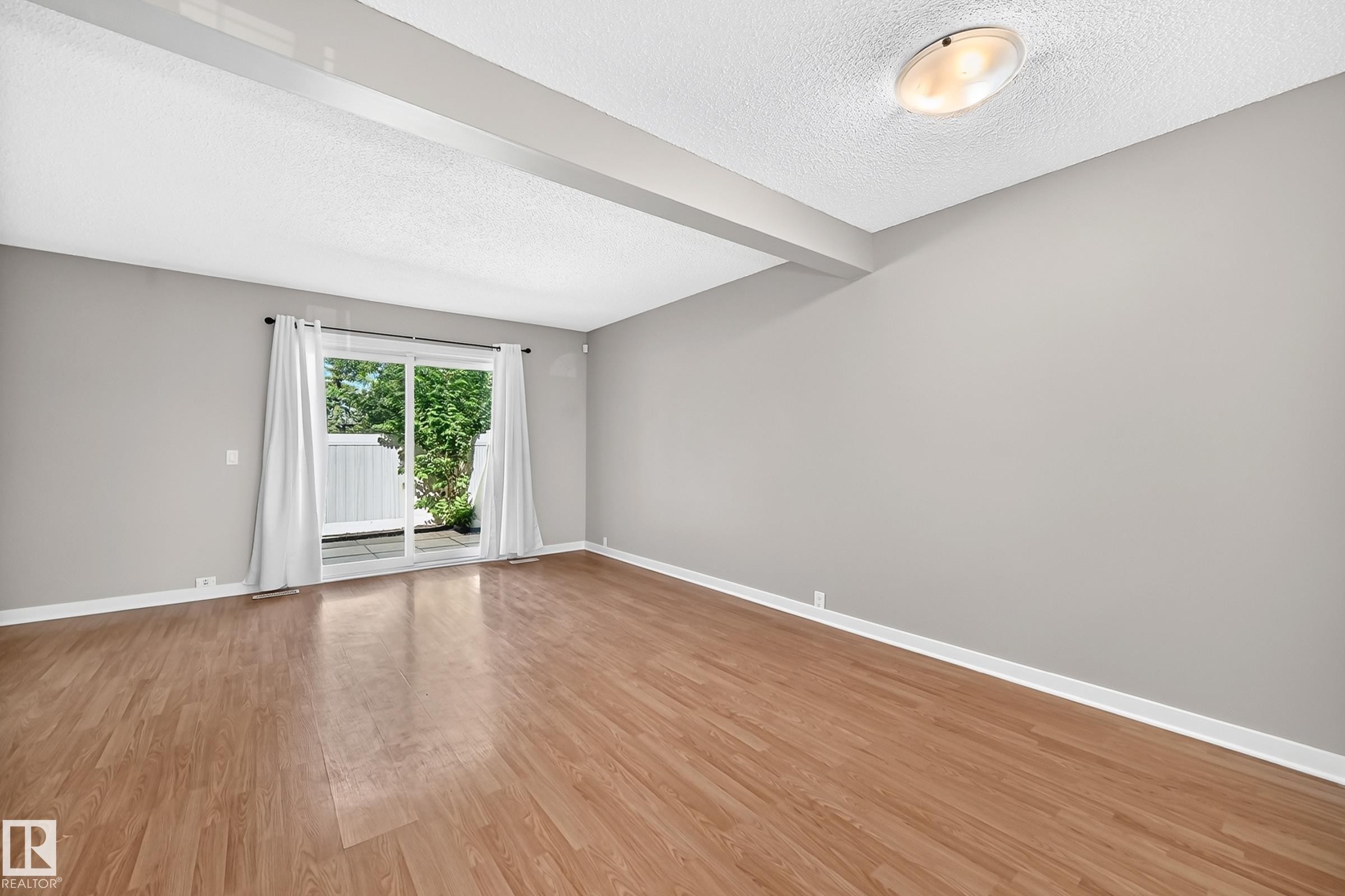 #40 2024 57 St Nw, Edmonton, AB