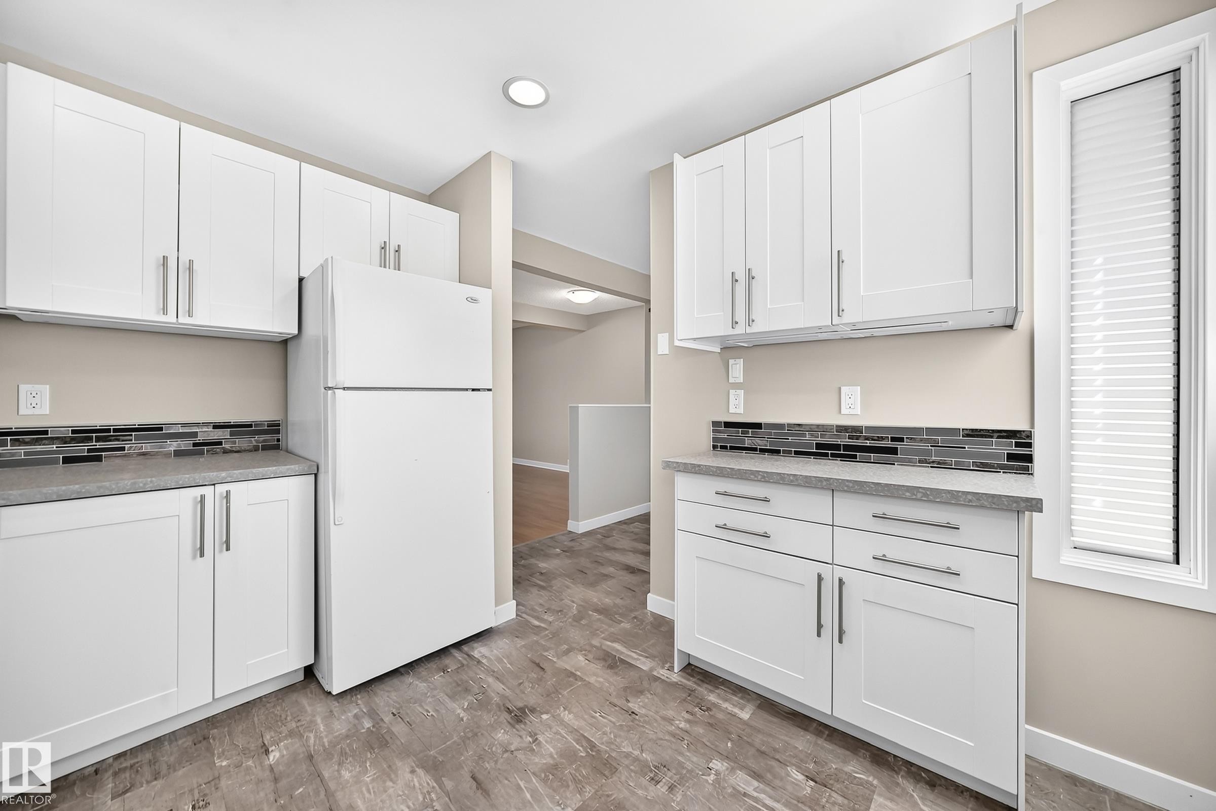 #40 2024 57 St Nw, Edmonton, AB