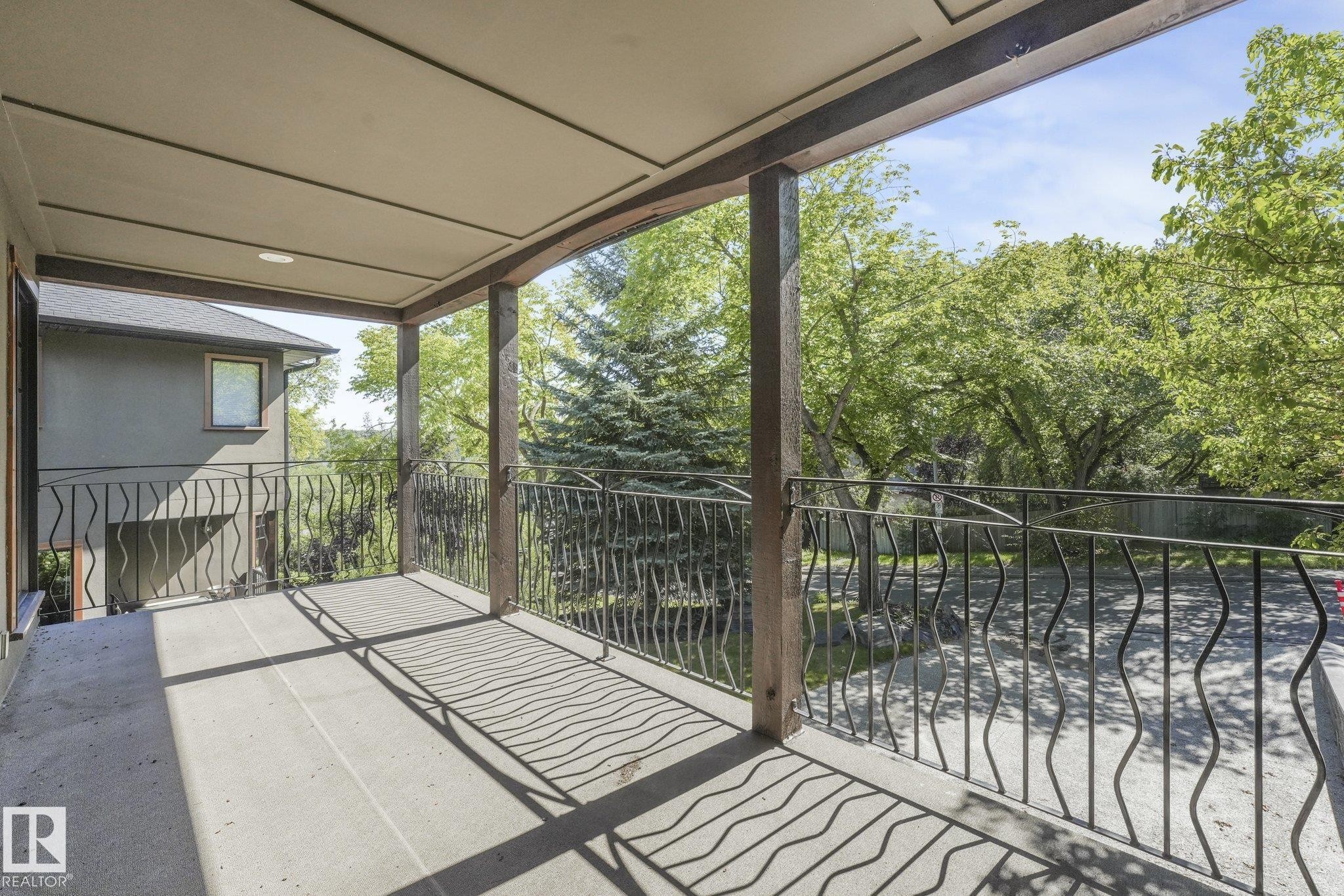 9404 100A Avenue Nw, Edmonton, AB