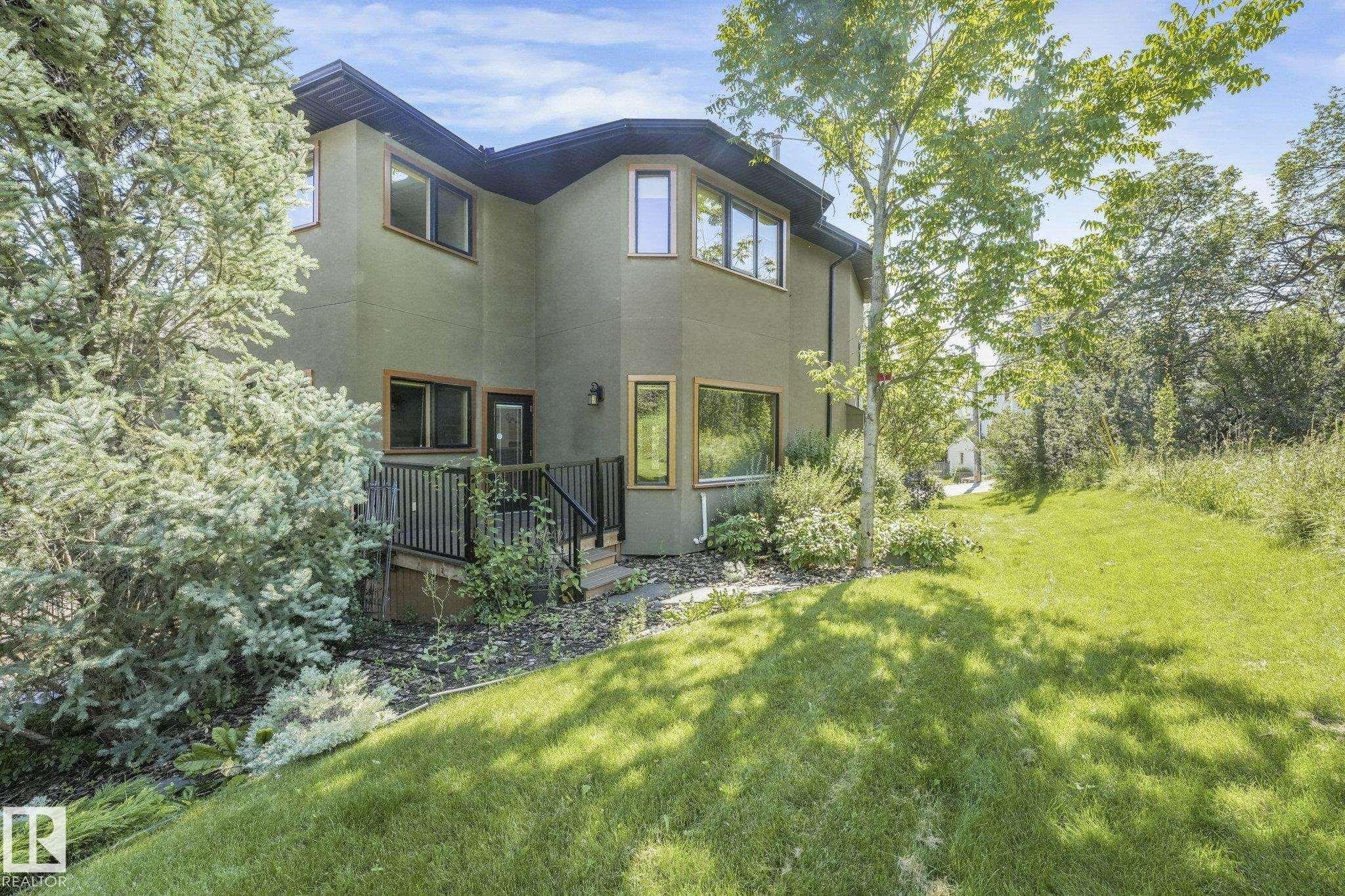 9404 100A Avenue Nw, Edmonton, AB