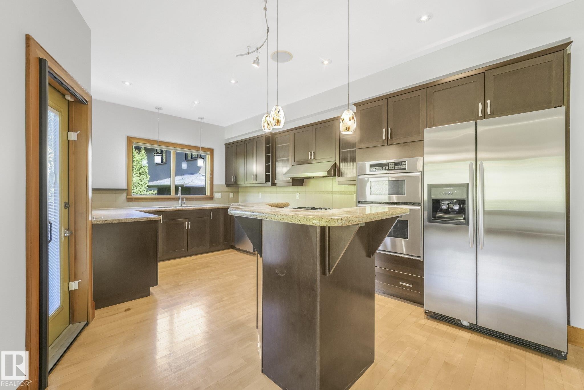 9404 100A Avenue Nw, Edmonton, AB
