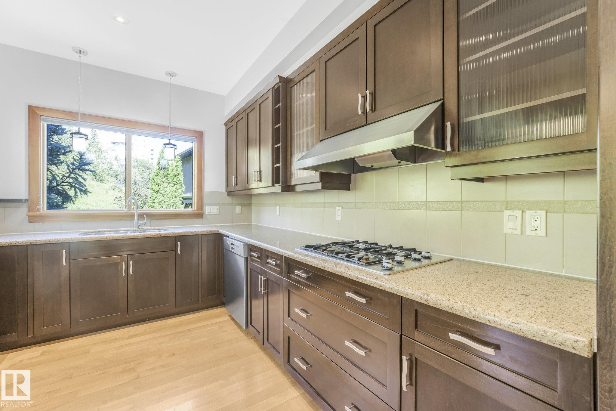 9404 100A Avenue Nw, Edmonton, AB