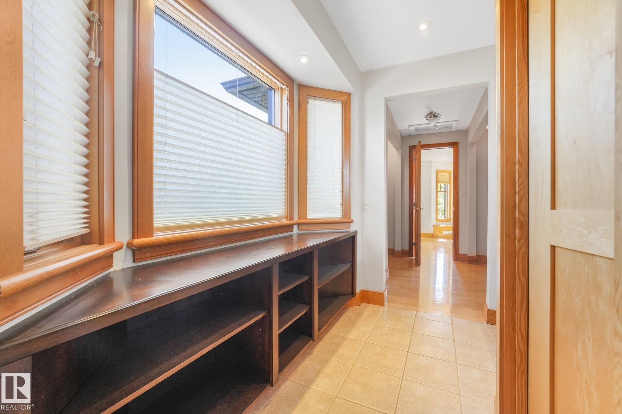 9404 100A Avenue Nw, Edmonton, AB