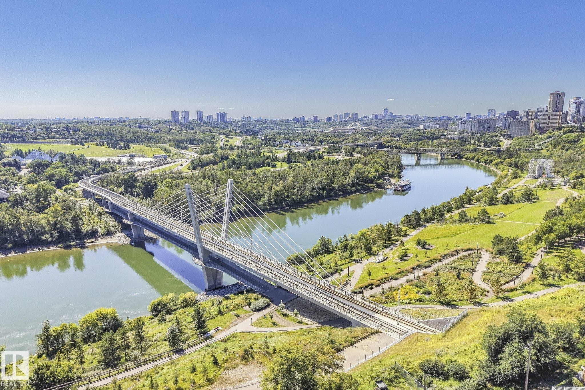 9404 100A Avenue Nw, Edmonton, AB