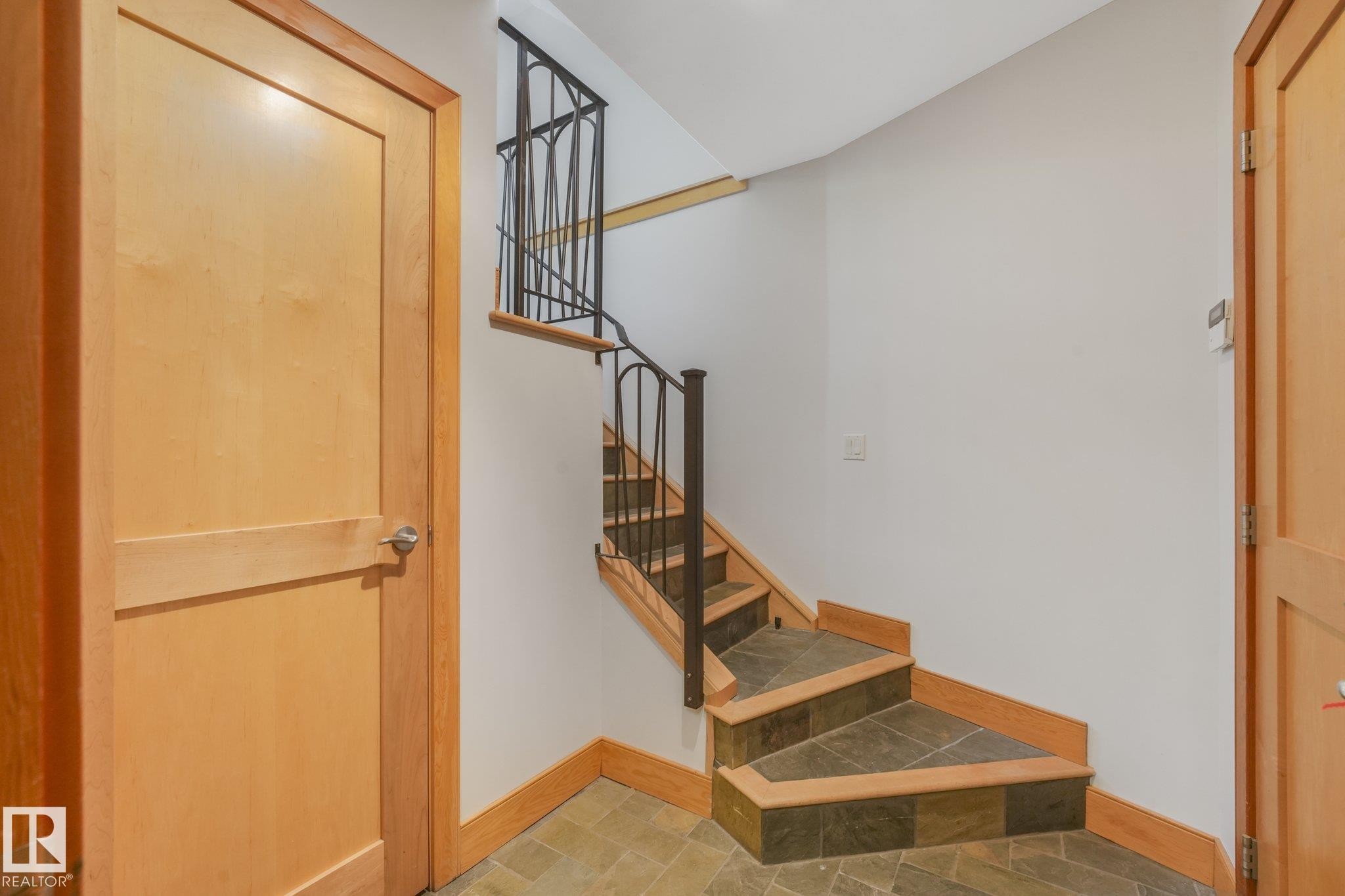 9404 100A Avenue Nw, Edmonton, AB