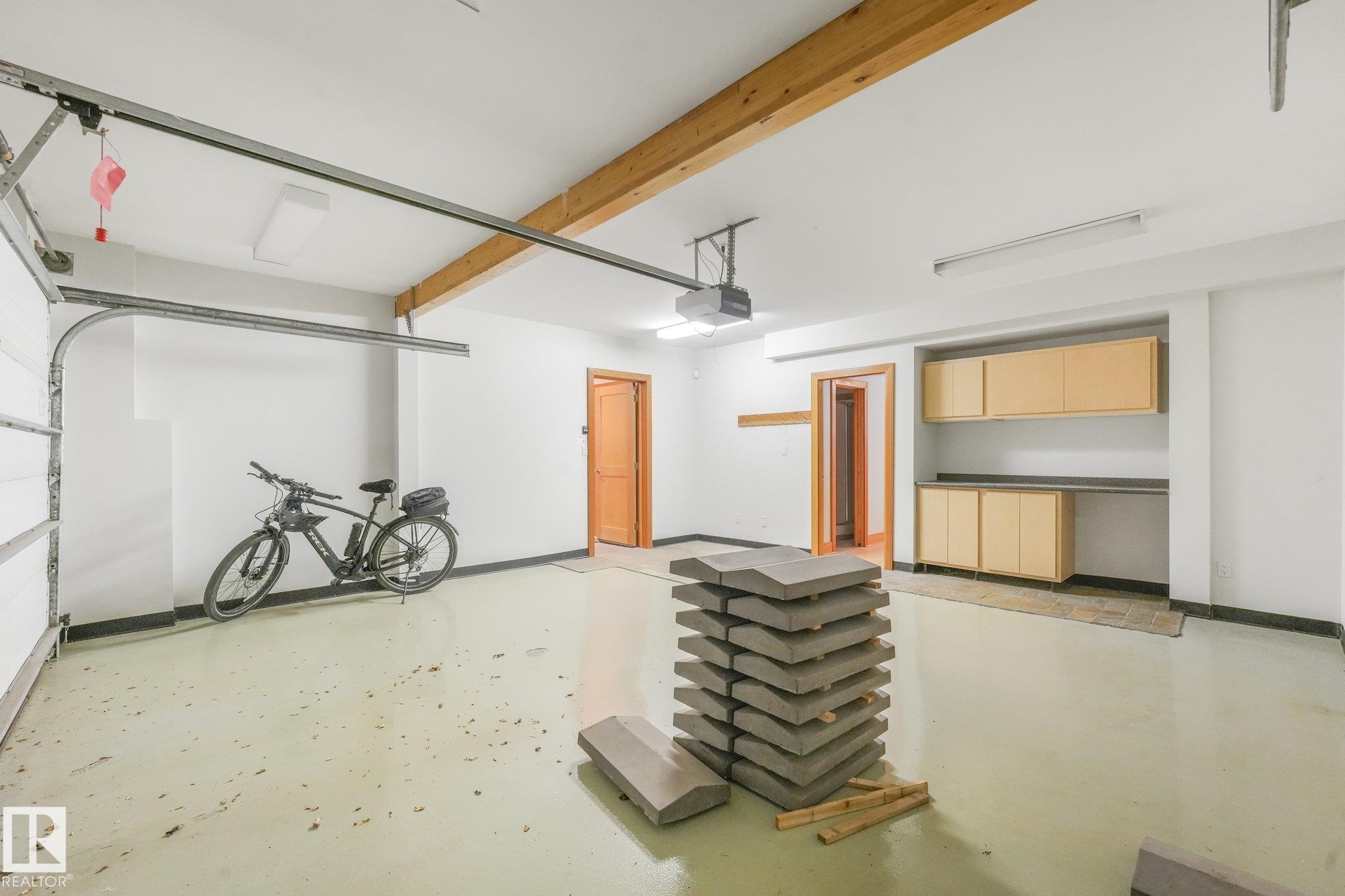 9404 100A Avenue Nw, Edmonton, AB