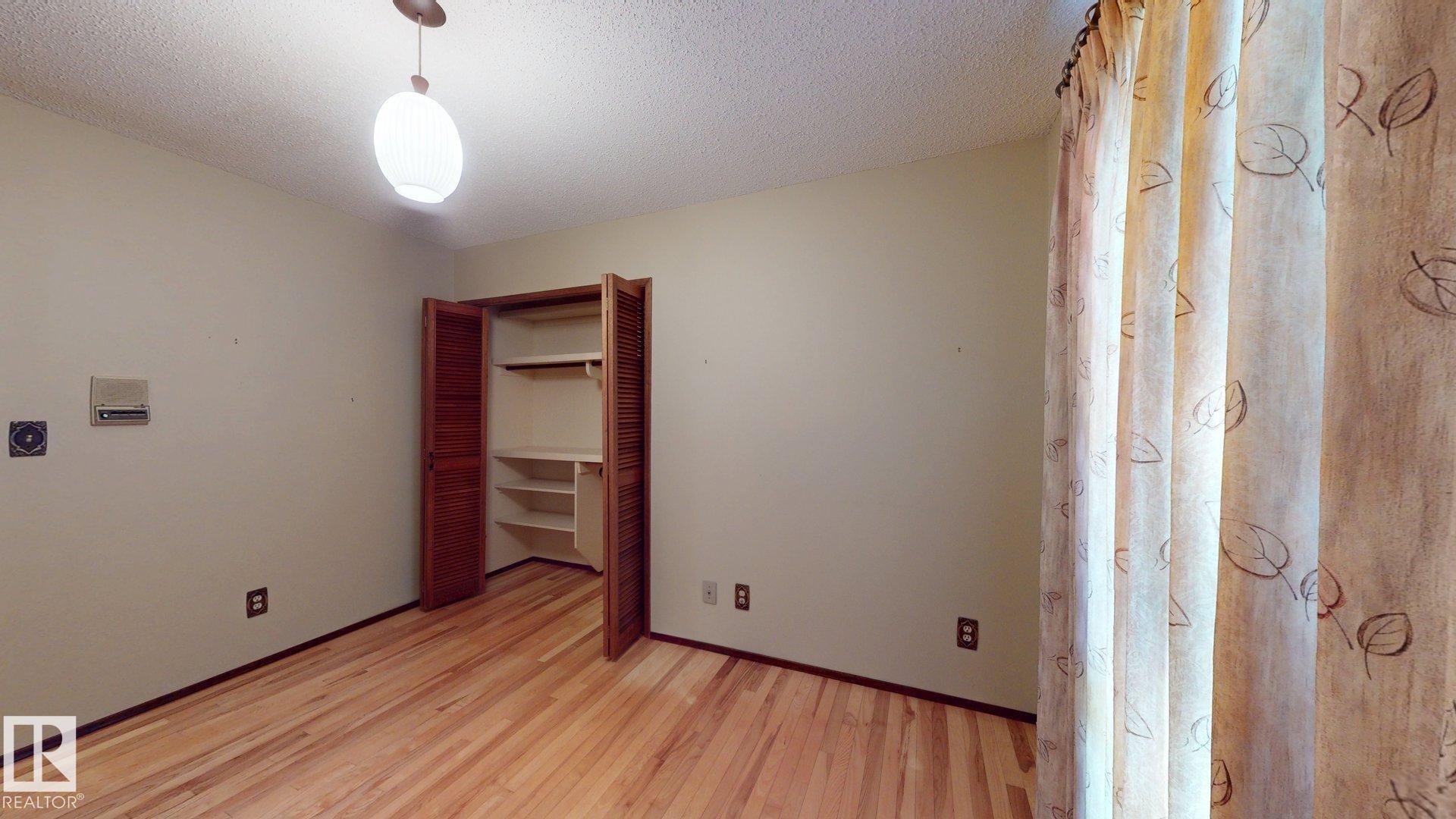 15103 92 Street Nw, Edmonton, AB