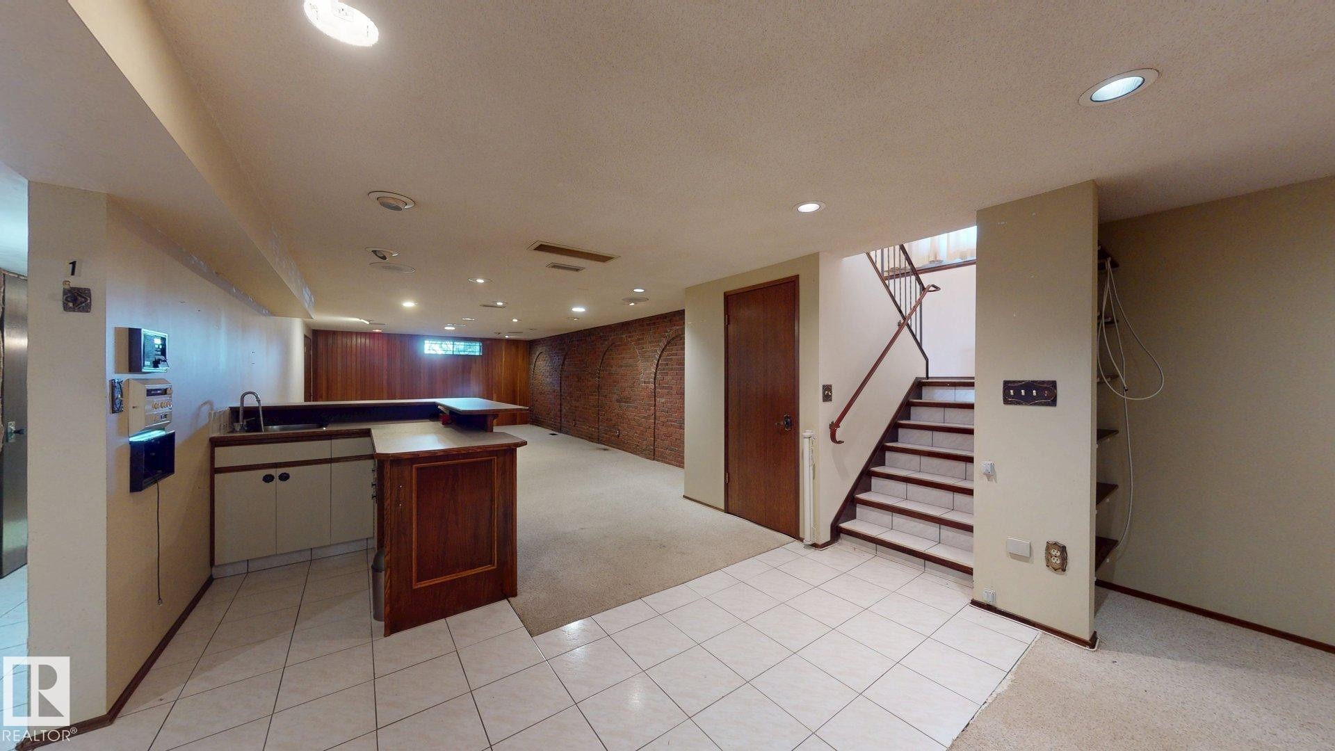 15103 92 Street Nw, Edmonton, AB