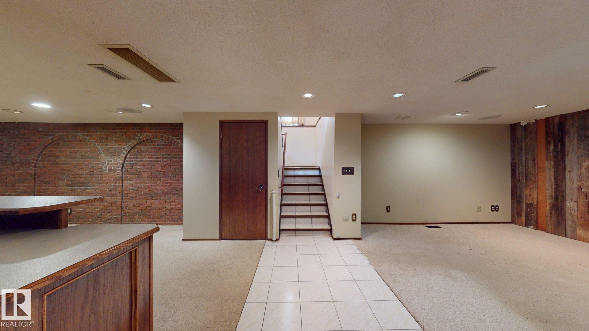 15103 92 Street Nw, Edmonton, AB