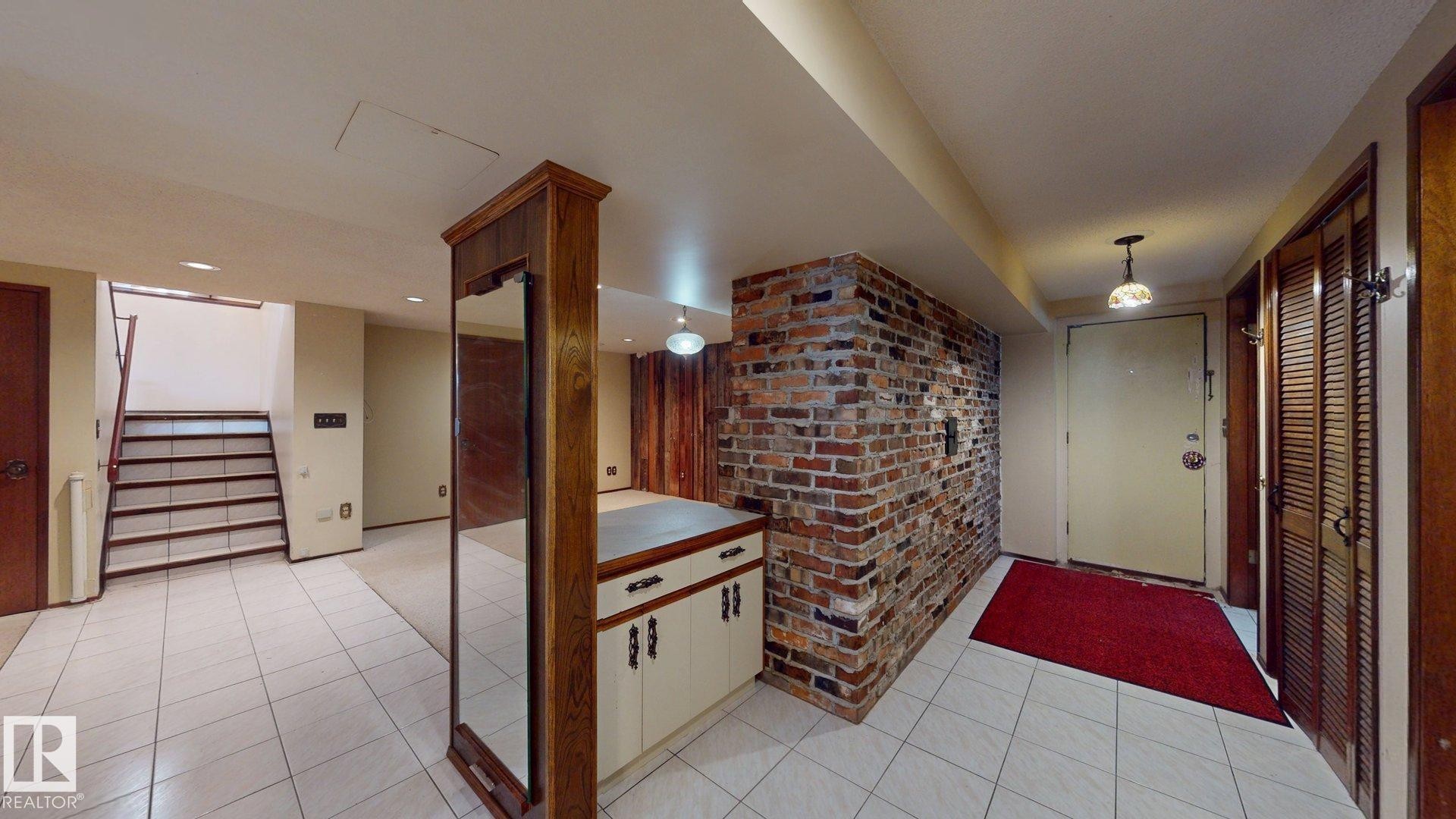 15103 92 Street Nw, Edmonton, AB