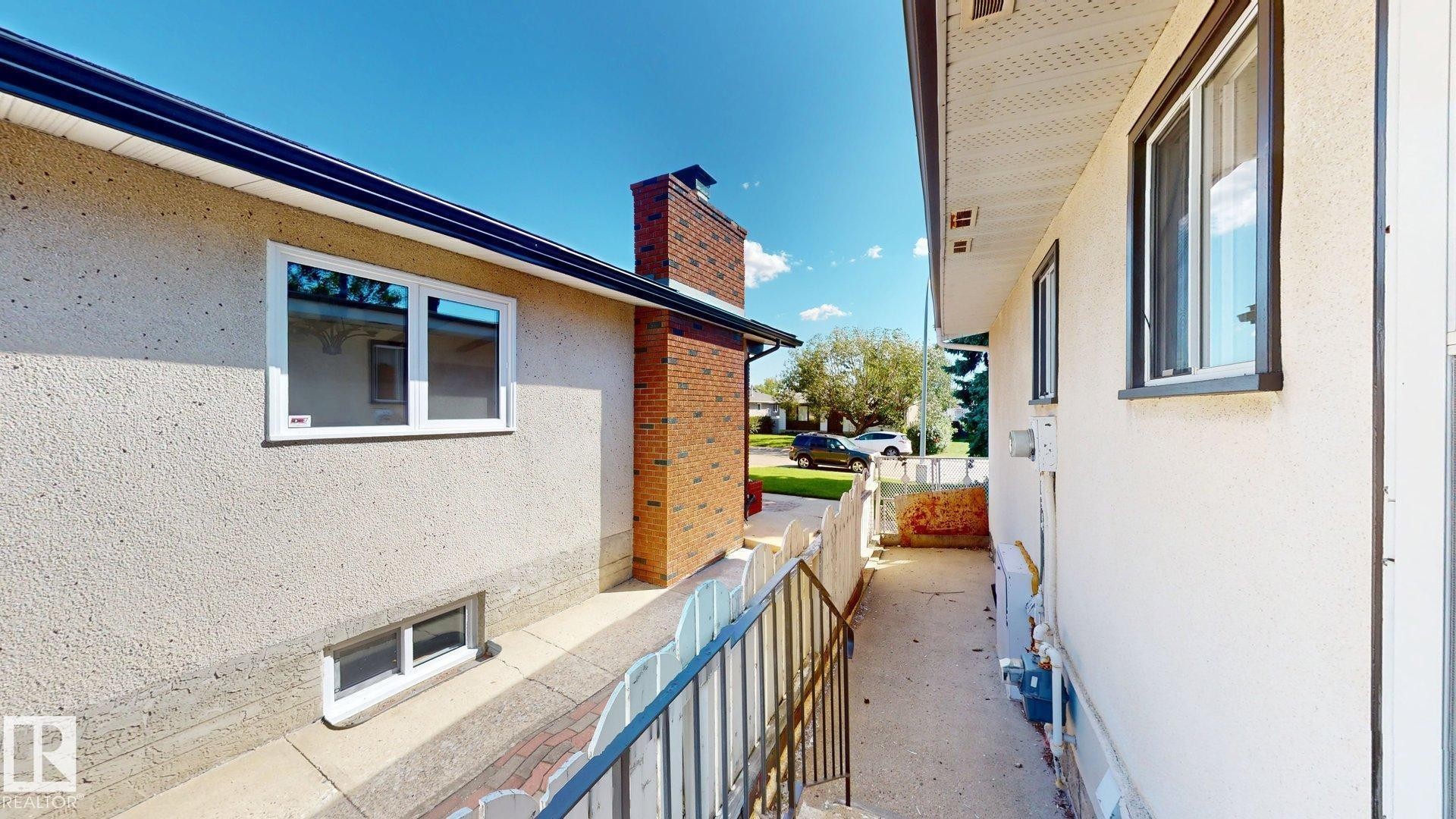 15103 92 Street Nw, Edmonton, AB
