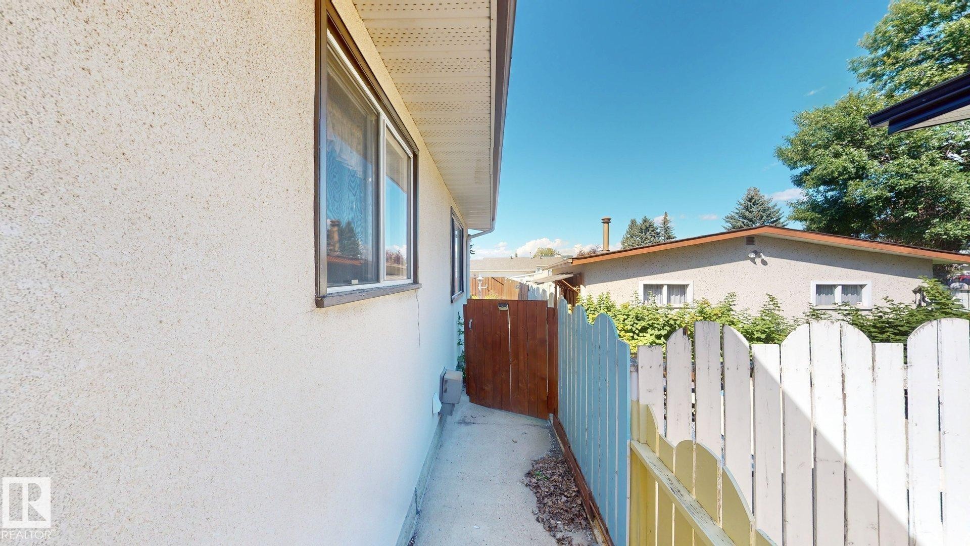 15103 92 Street Nw, Edmonton, AB