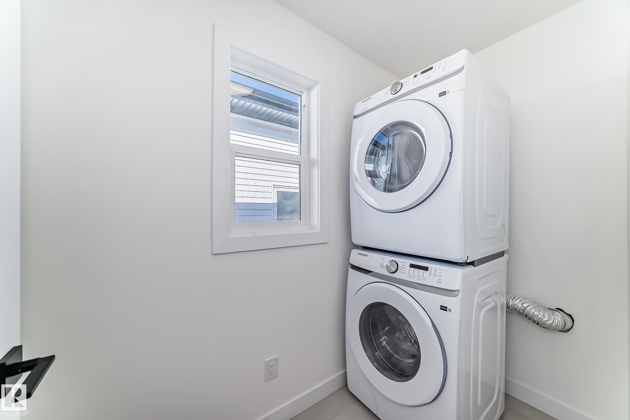 10721 70 Avenue Nw, Edmonton, AB - Indoor Photo Showing Laundry Room