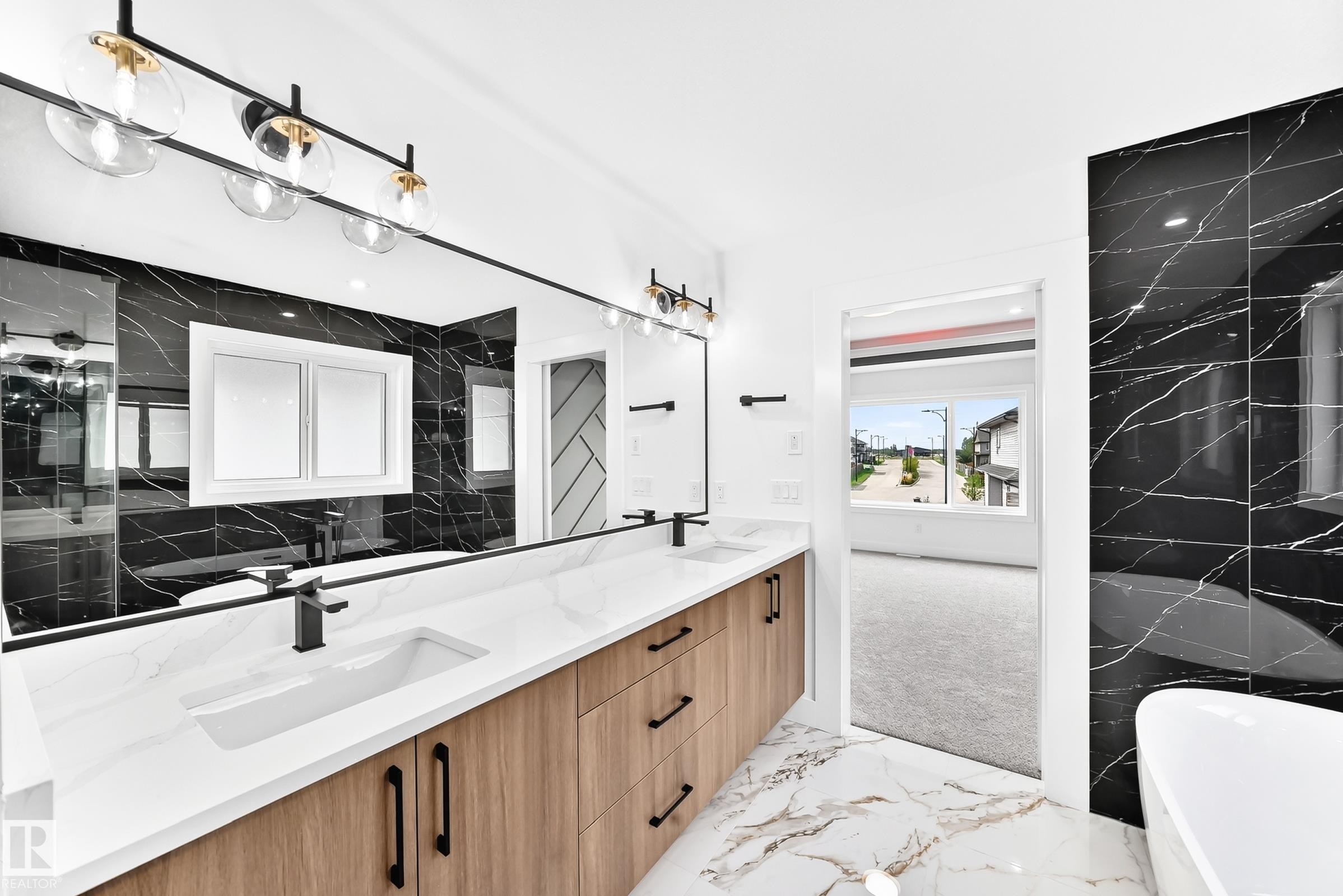 753 Astoria Way, Devon, AB