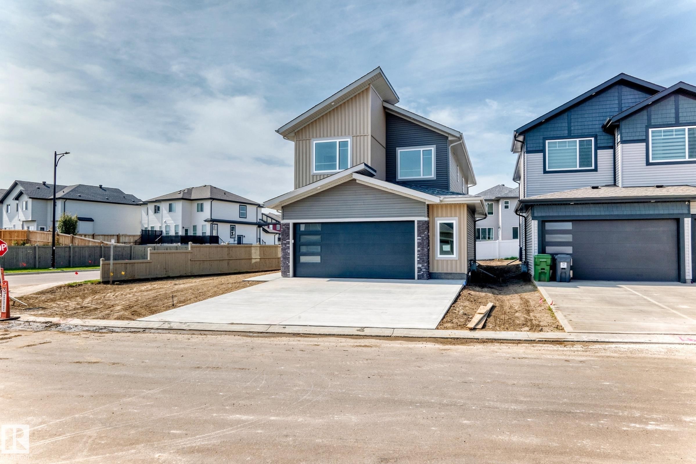 753 Astoria Way, Devon, AB