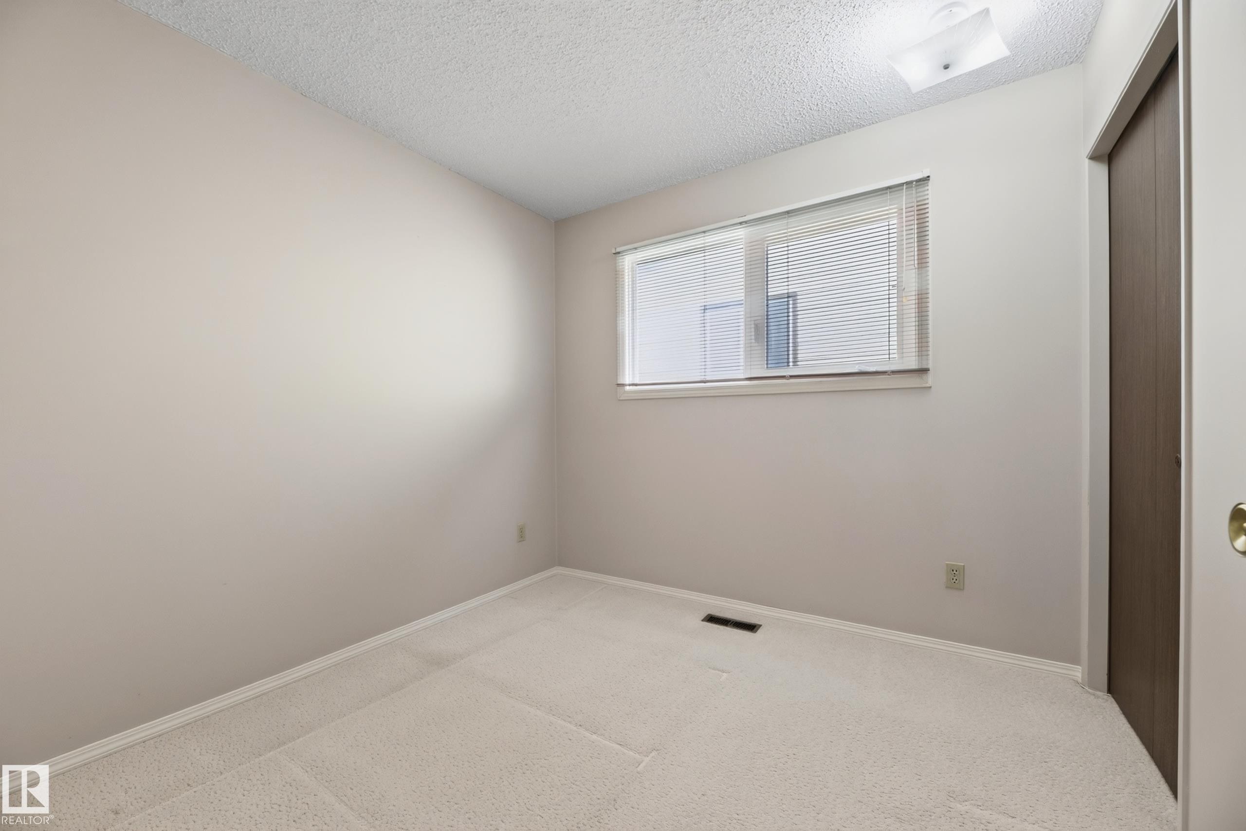 11607 139 Avenue Nw, Edmonton, AB