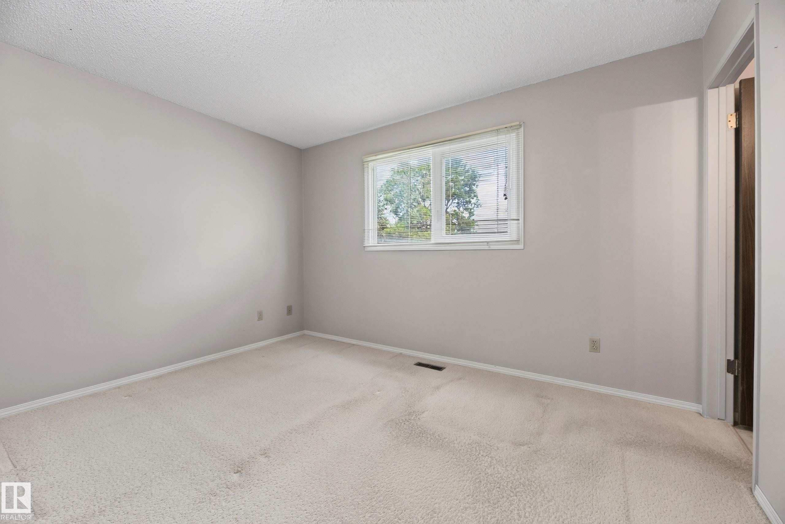 11607 139 Avenue Nw, Edmonton, AB