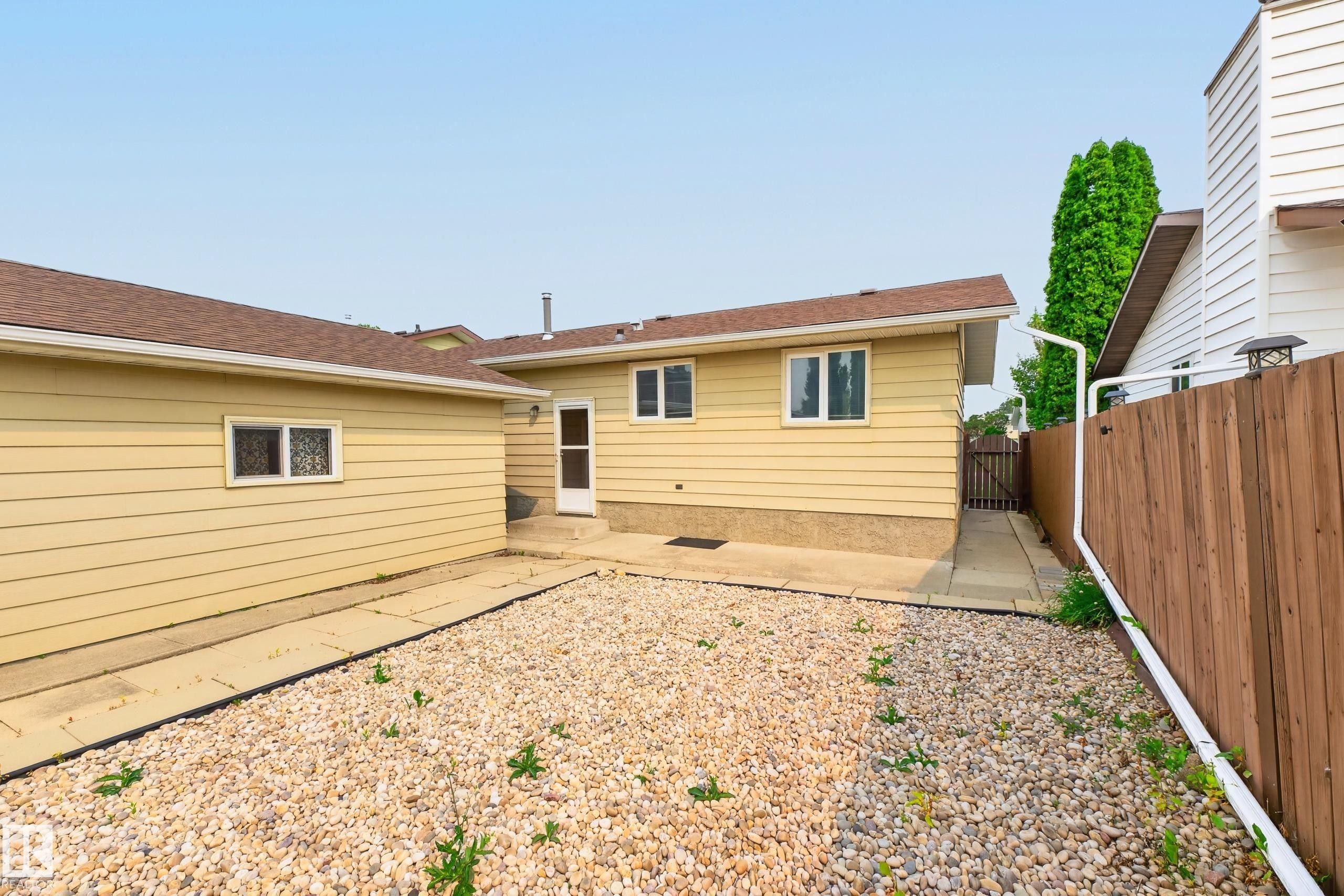 11607 139 Avenue Nw, Edmonton, AB