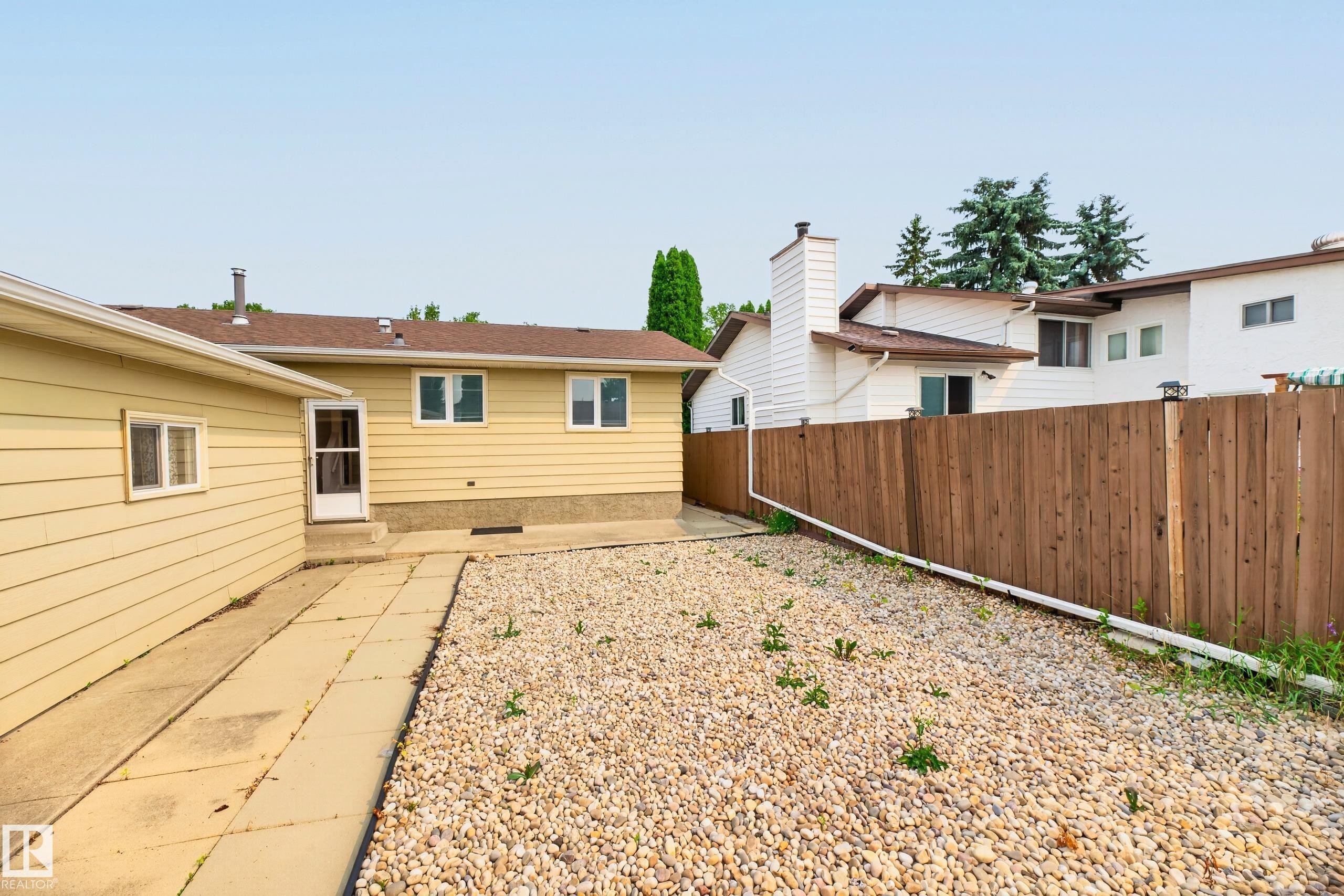 11607 139 Avenue Nw, Edmonton, AB