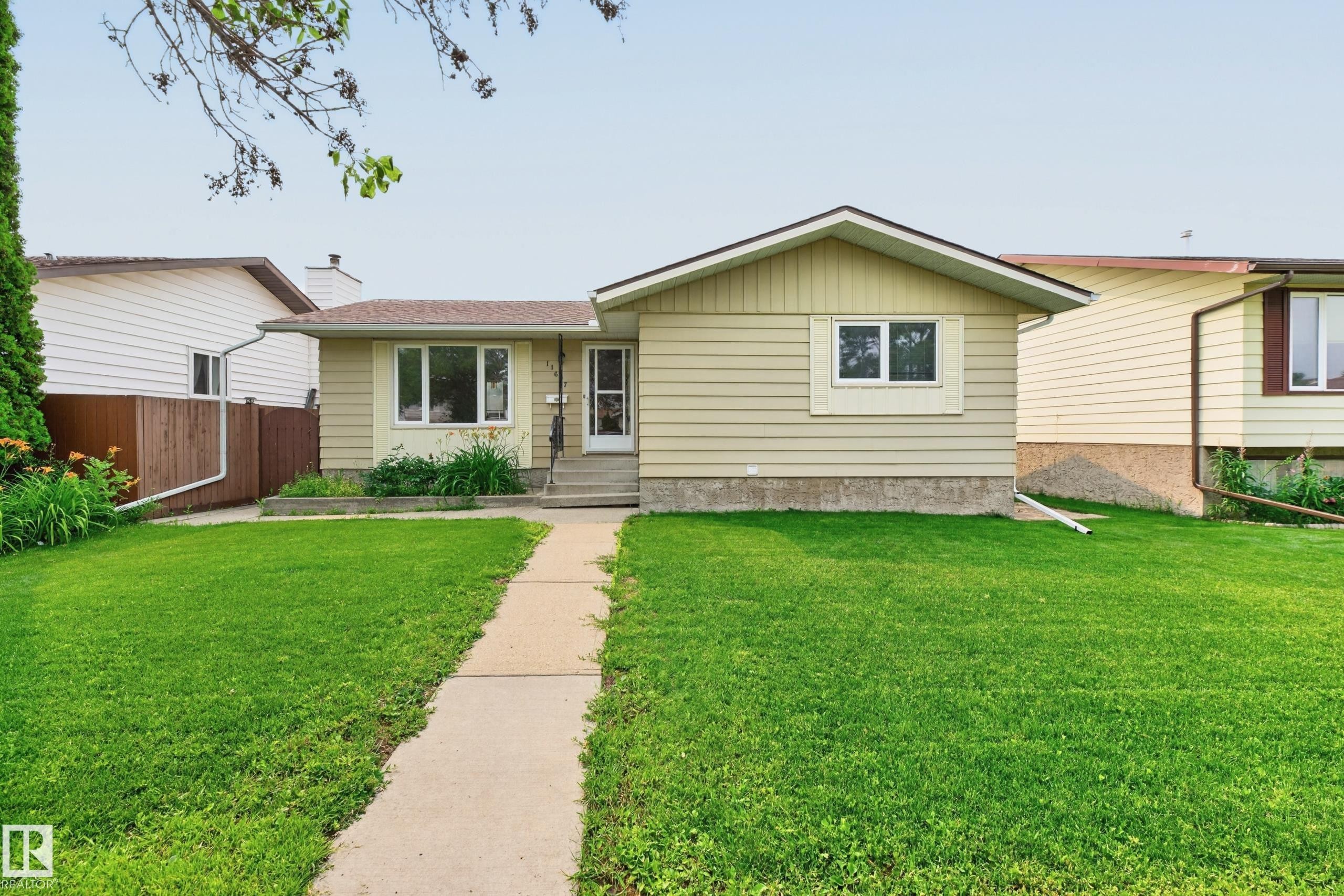 11607 139 Avenue Nw, Edmonton, AB