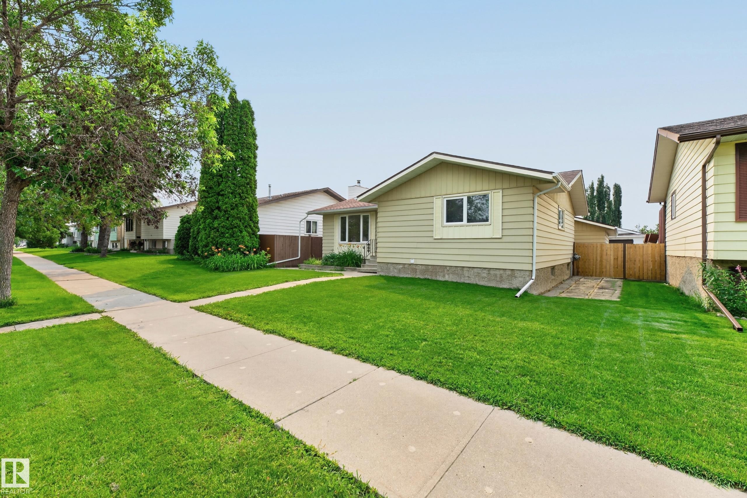 11607 139 Avenue Nw, Edmonton, AB