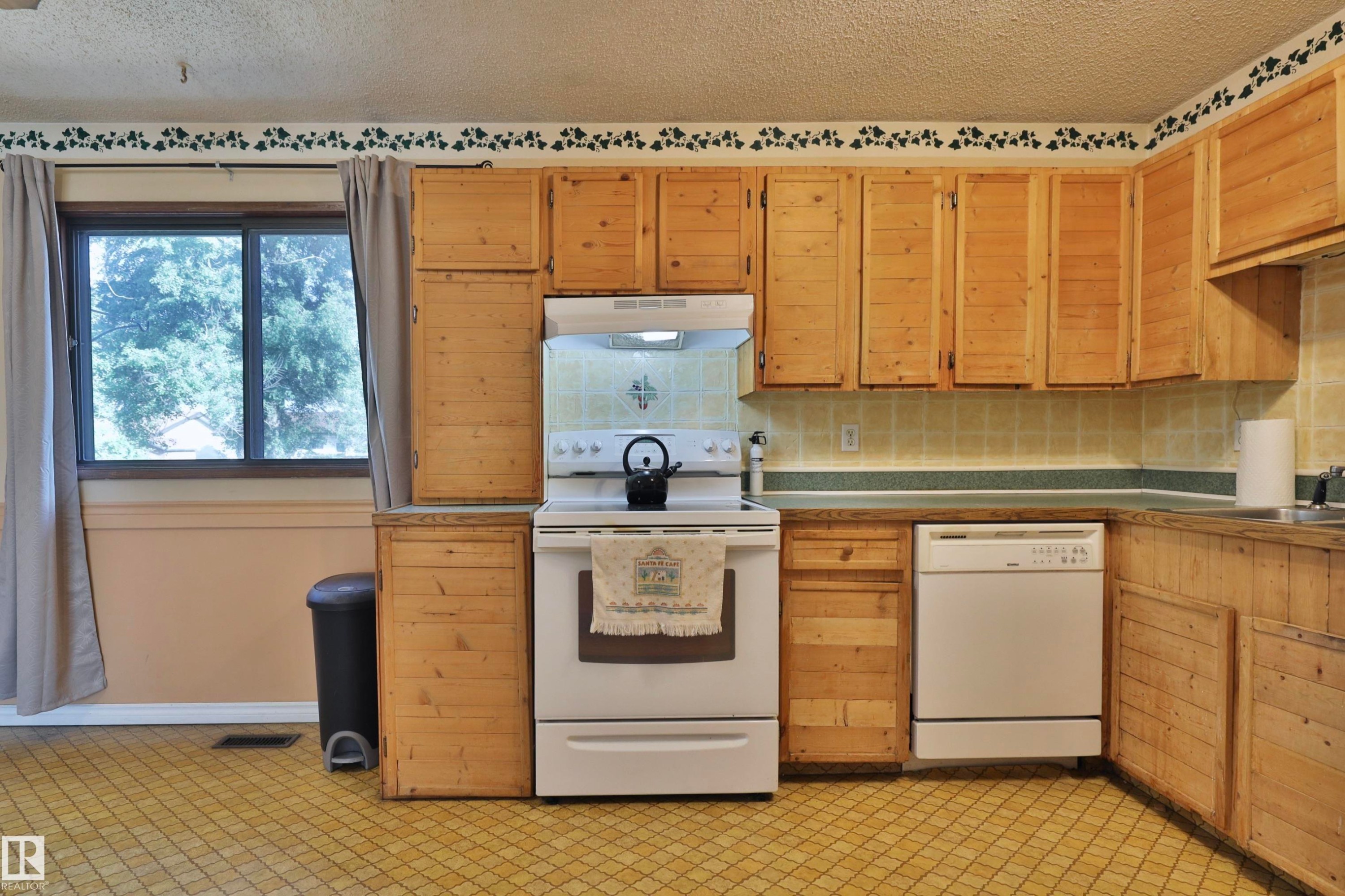 4416 56 Avenue, Wetaskiwin, AB