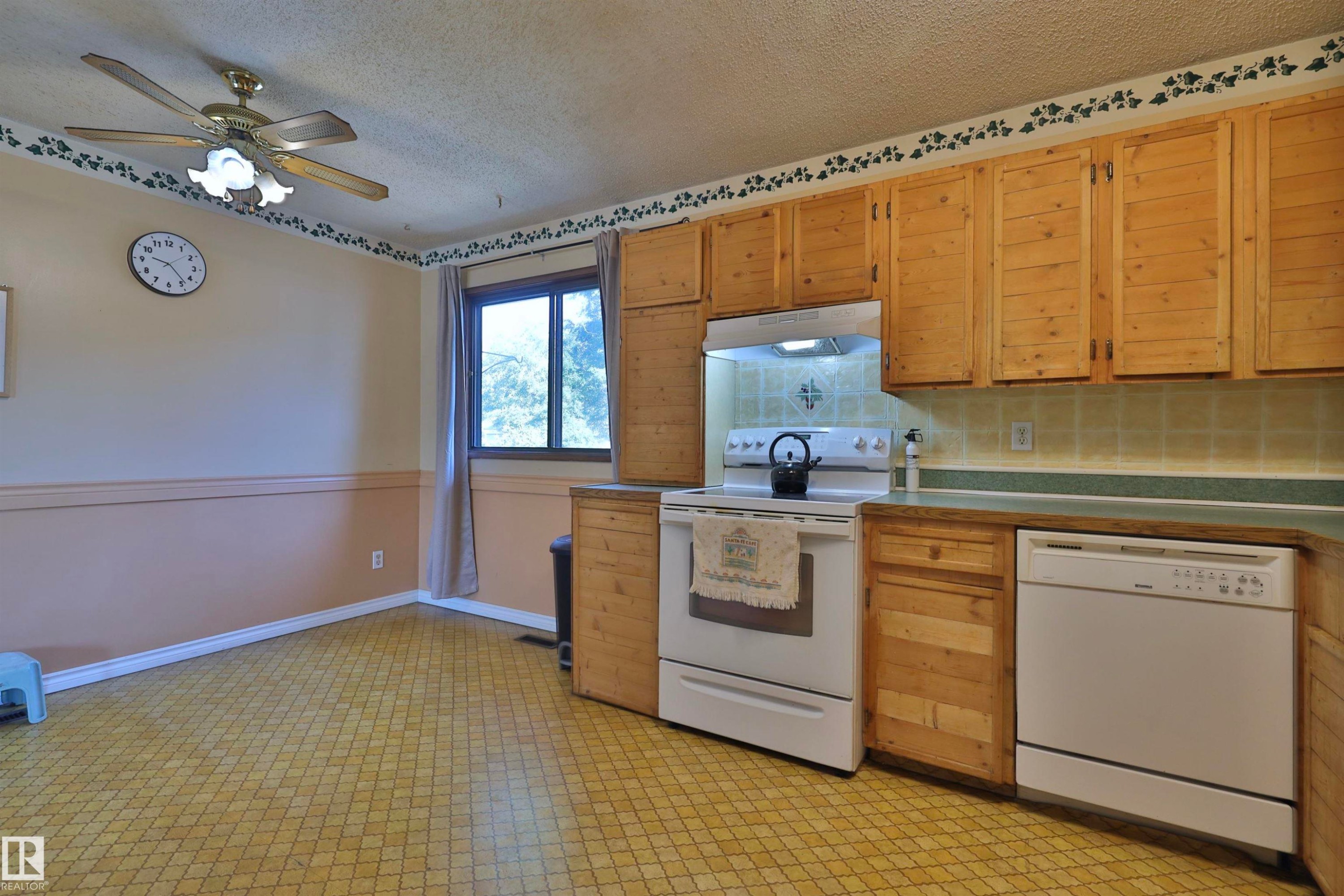 4416 56 Avenue, Wetaskiwin, AB