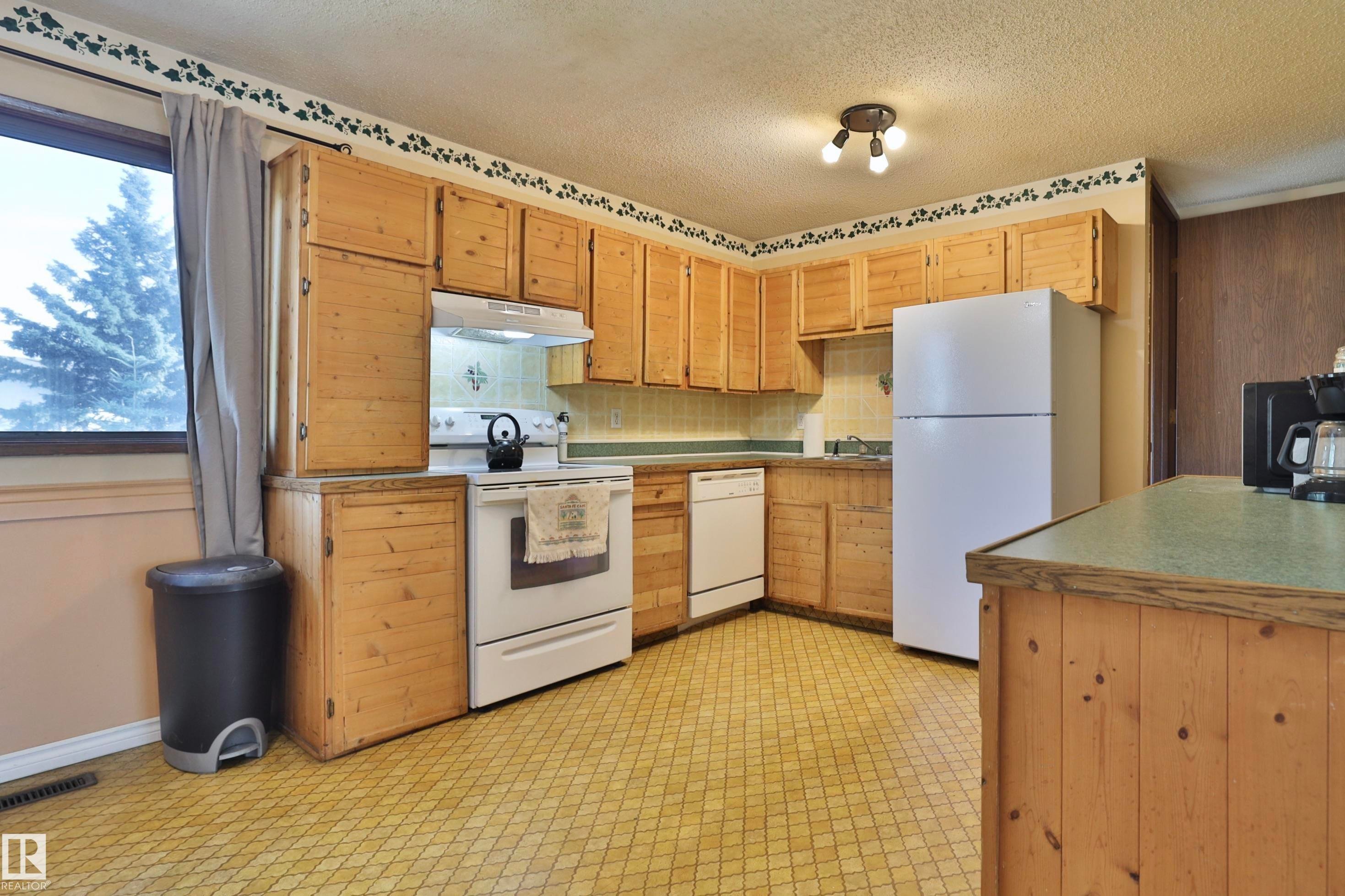 4416 56 Avenue, Wetaskiwin, AB