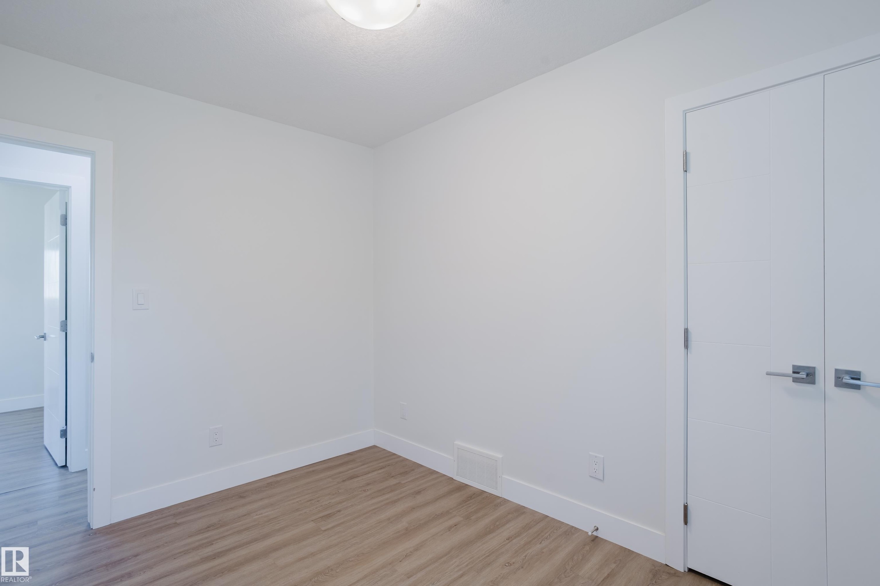 11455 111A Avenue Nw, Edmonton, AB - Indoor Photo Showing Other Room