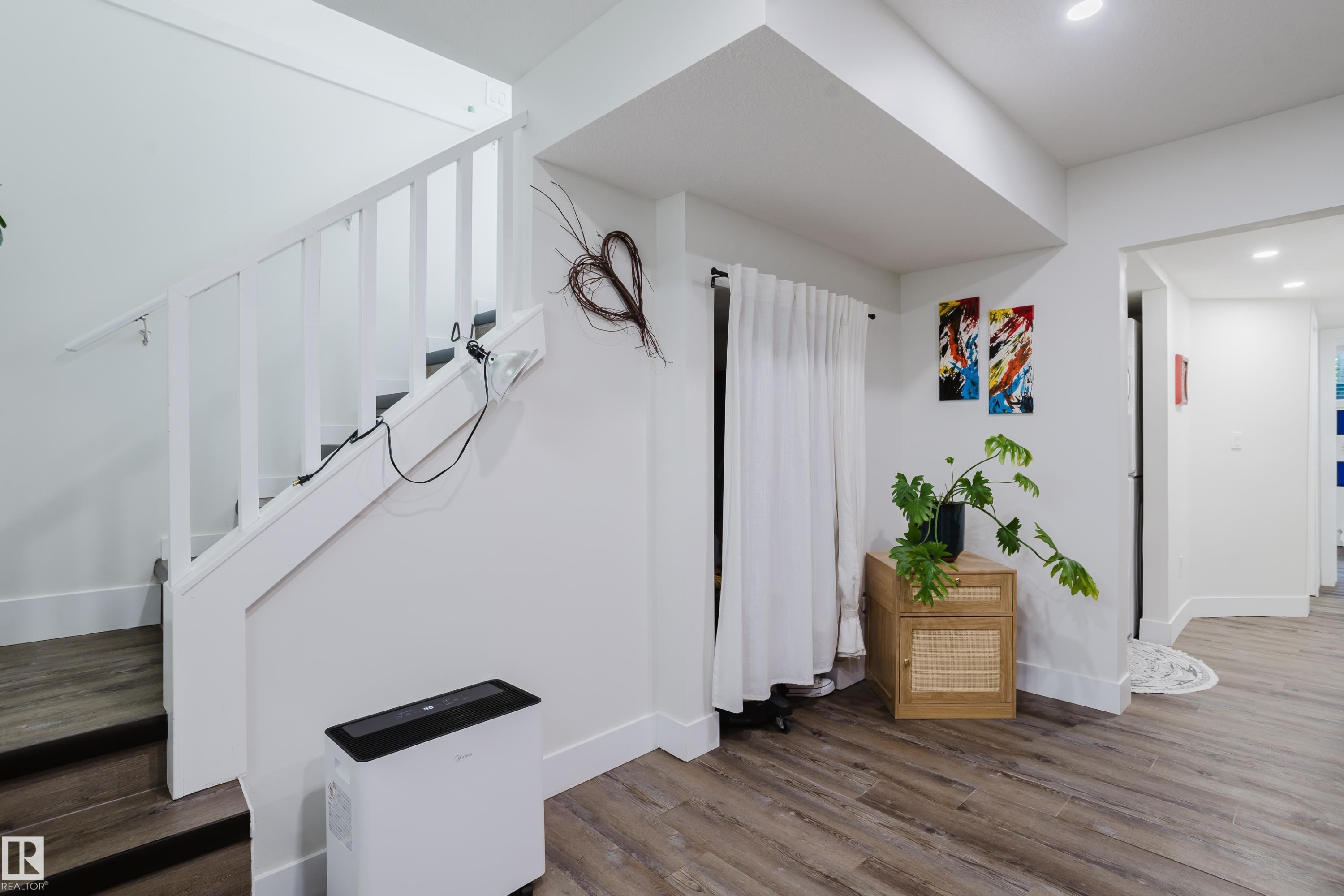 11455 111A Avenue Nw, Edmonton, AB - Indoor Photo Showing Other Room