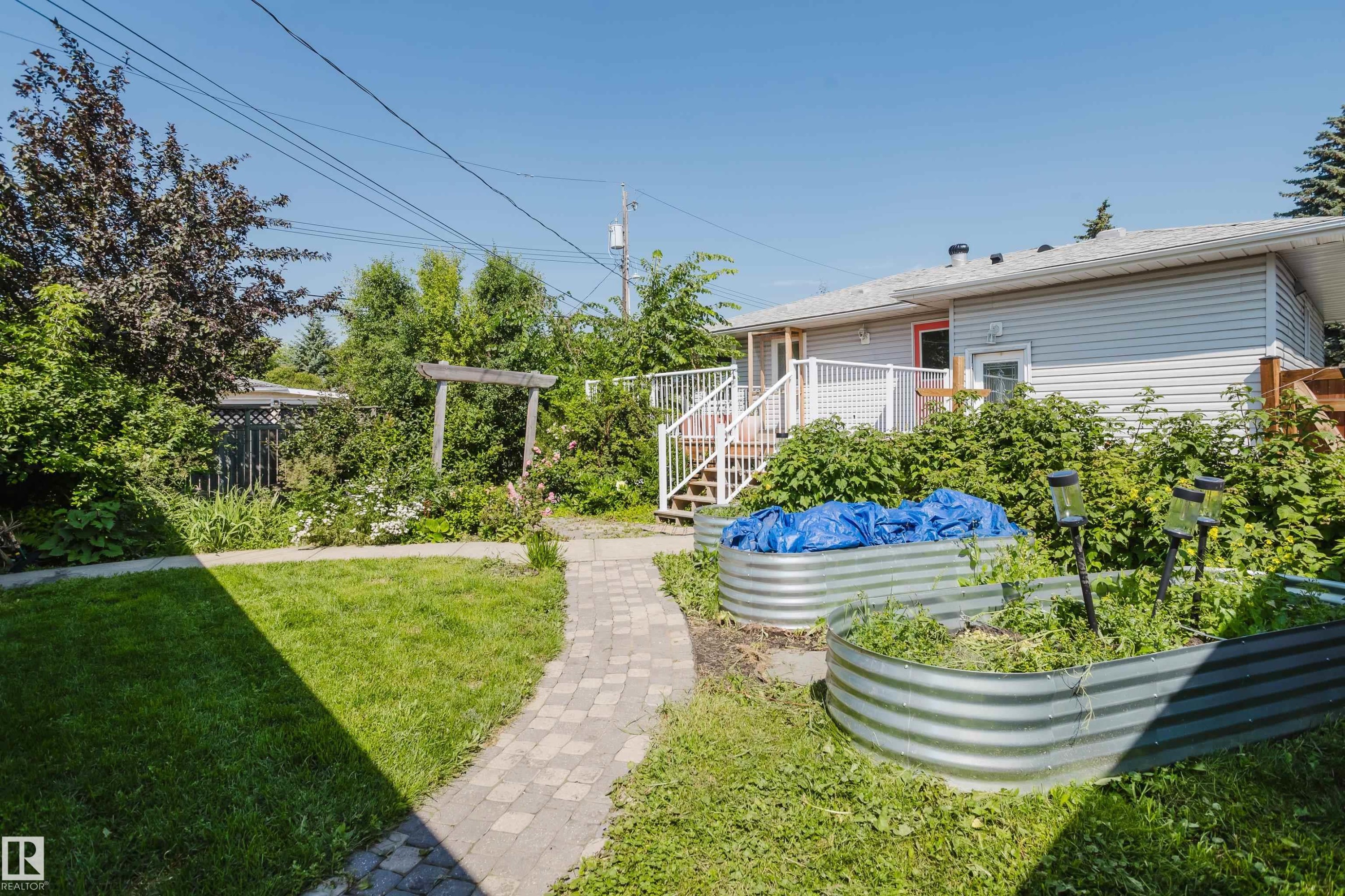 11455 111A Avenue Nw, Edmonton, AB - Outdoor