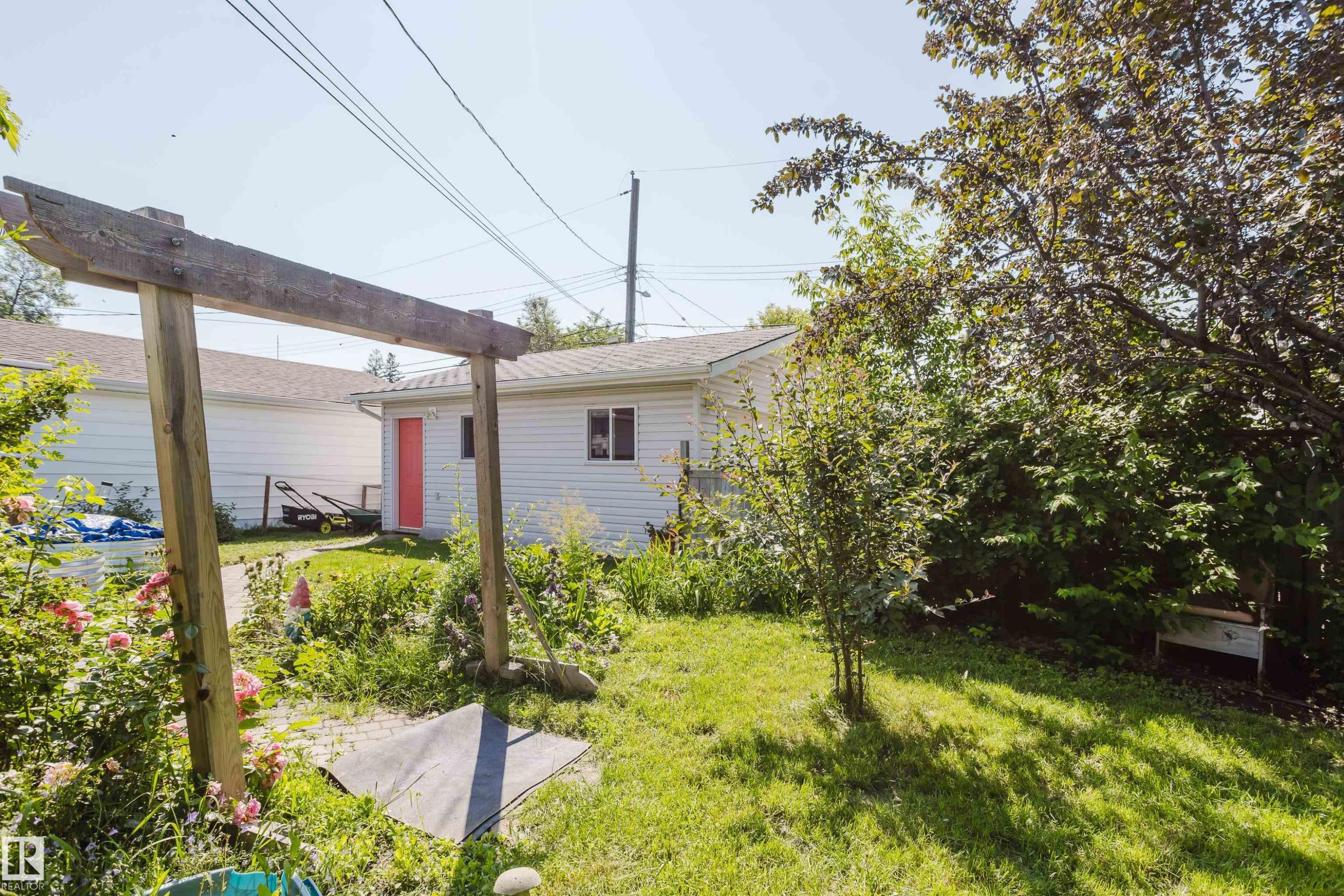 11455 111A Avenue Nw, Edmonton, AB - Outdoor