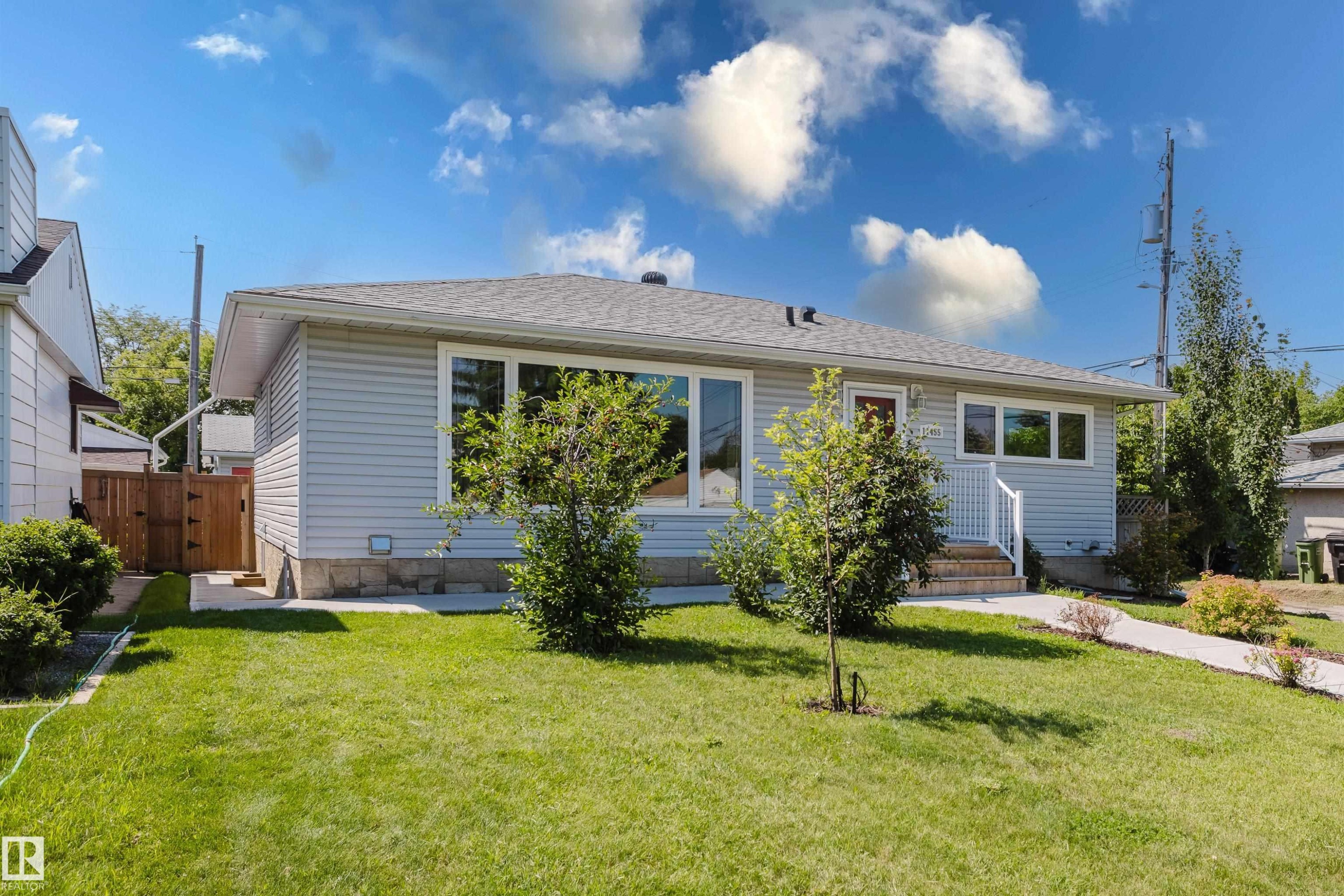 11455 111A Avenue Nw, Edmonton, AB - Outdoor