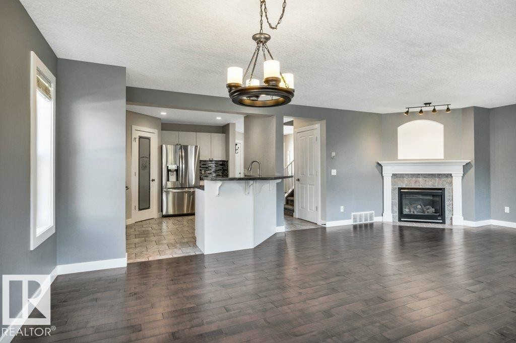 19 Leyland, Spruce Grove, AB