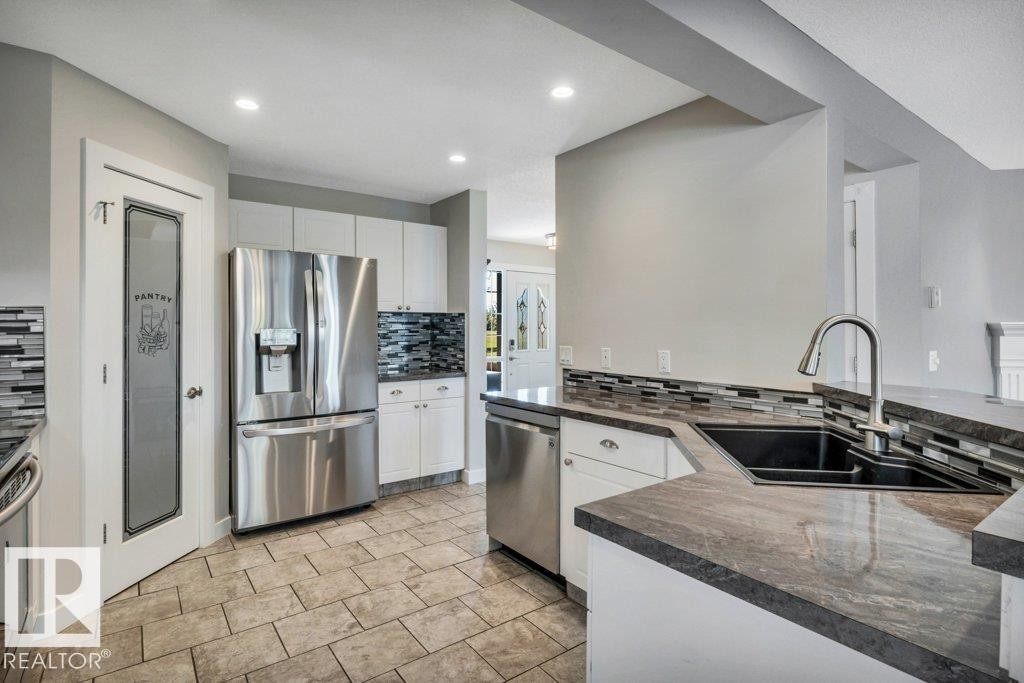 19 Leyland, Spruce Grove, AB