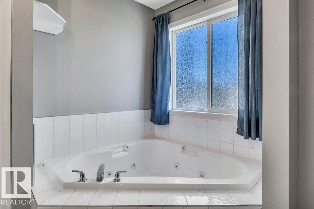 19 Leyland, Spruce Grove, AB