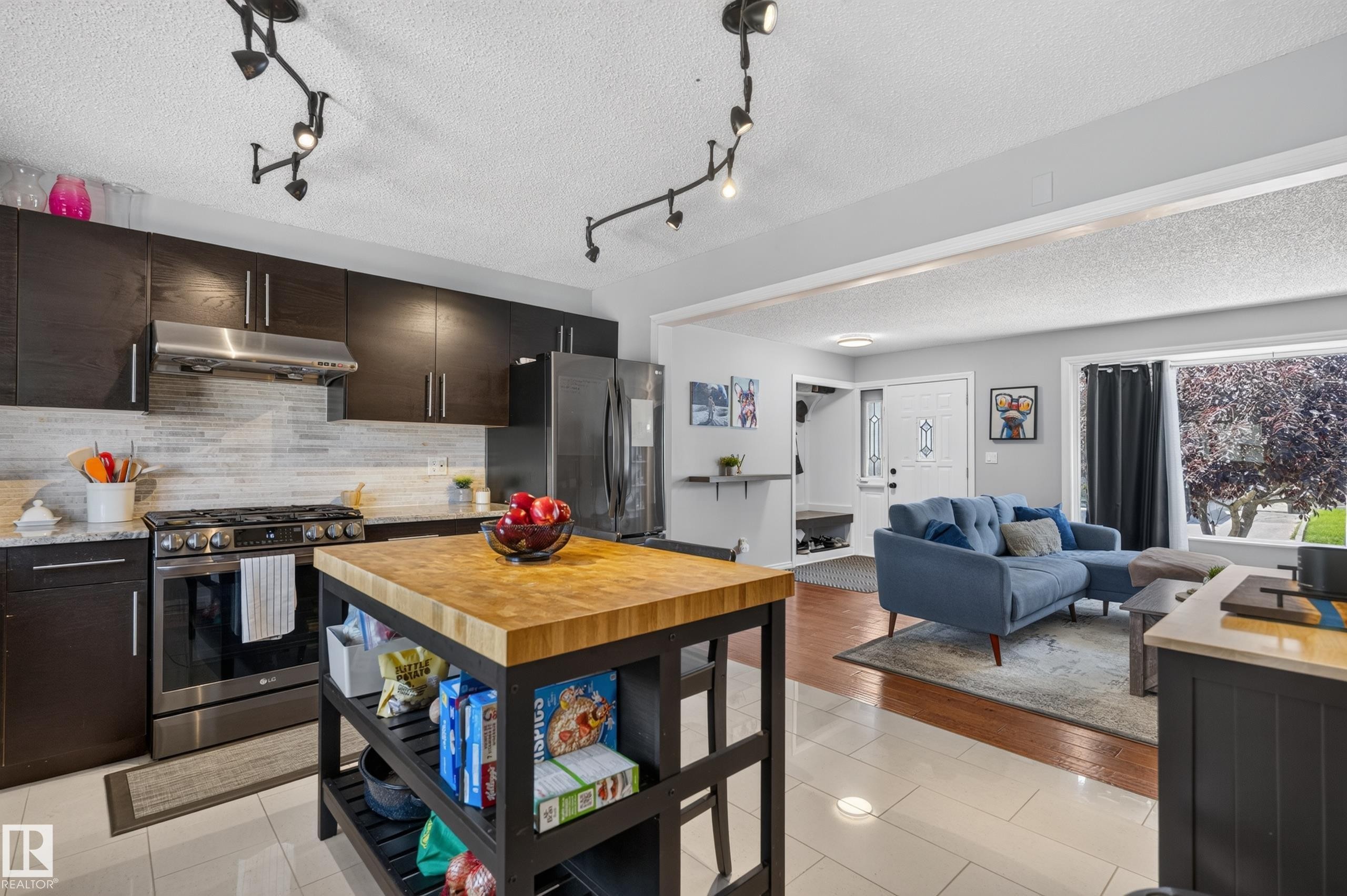 17311 101 Street Nw, Edmonton, AB