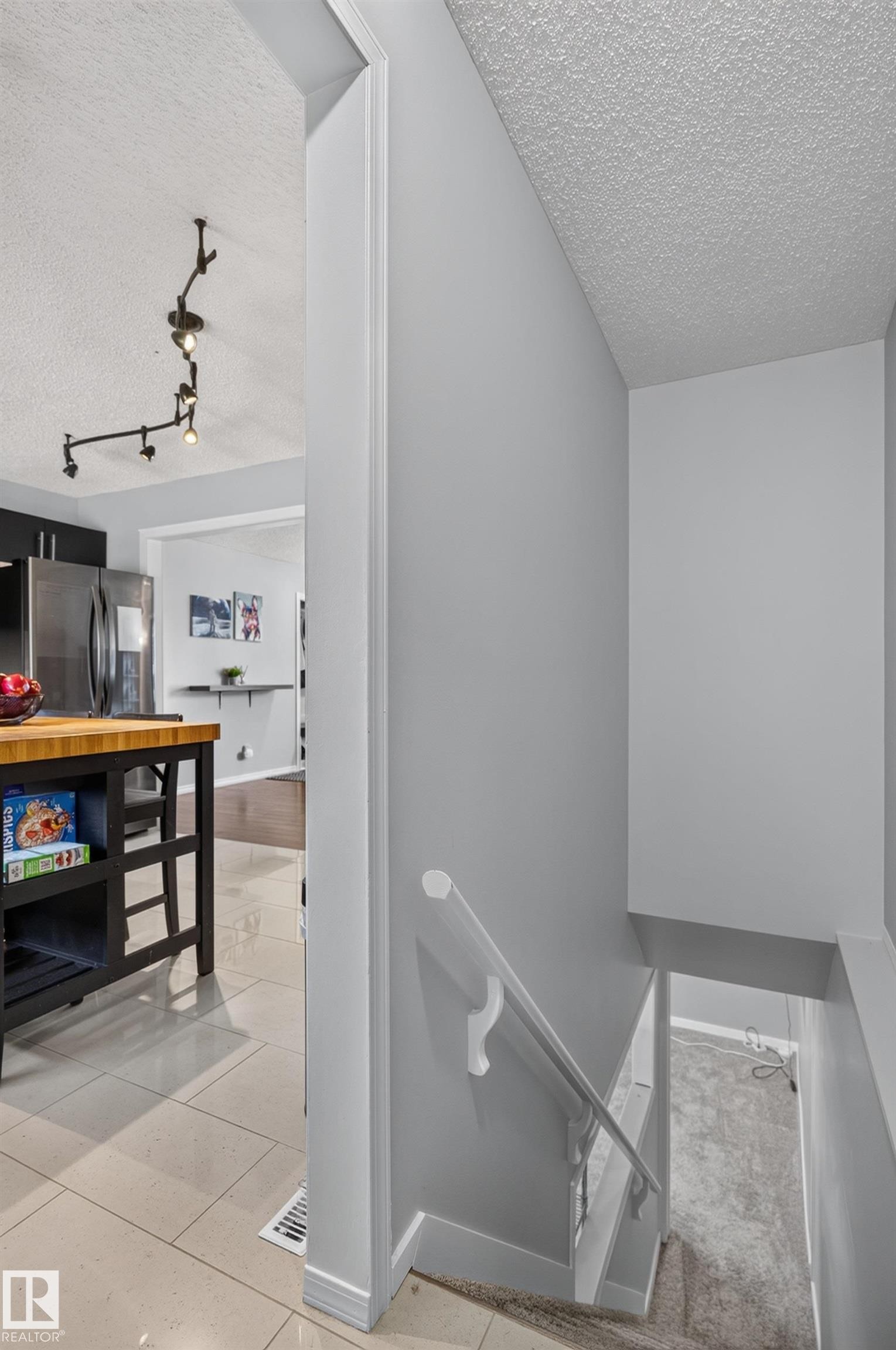 17311 101 Street Nw, Edmonton, AB