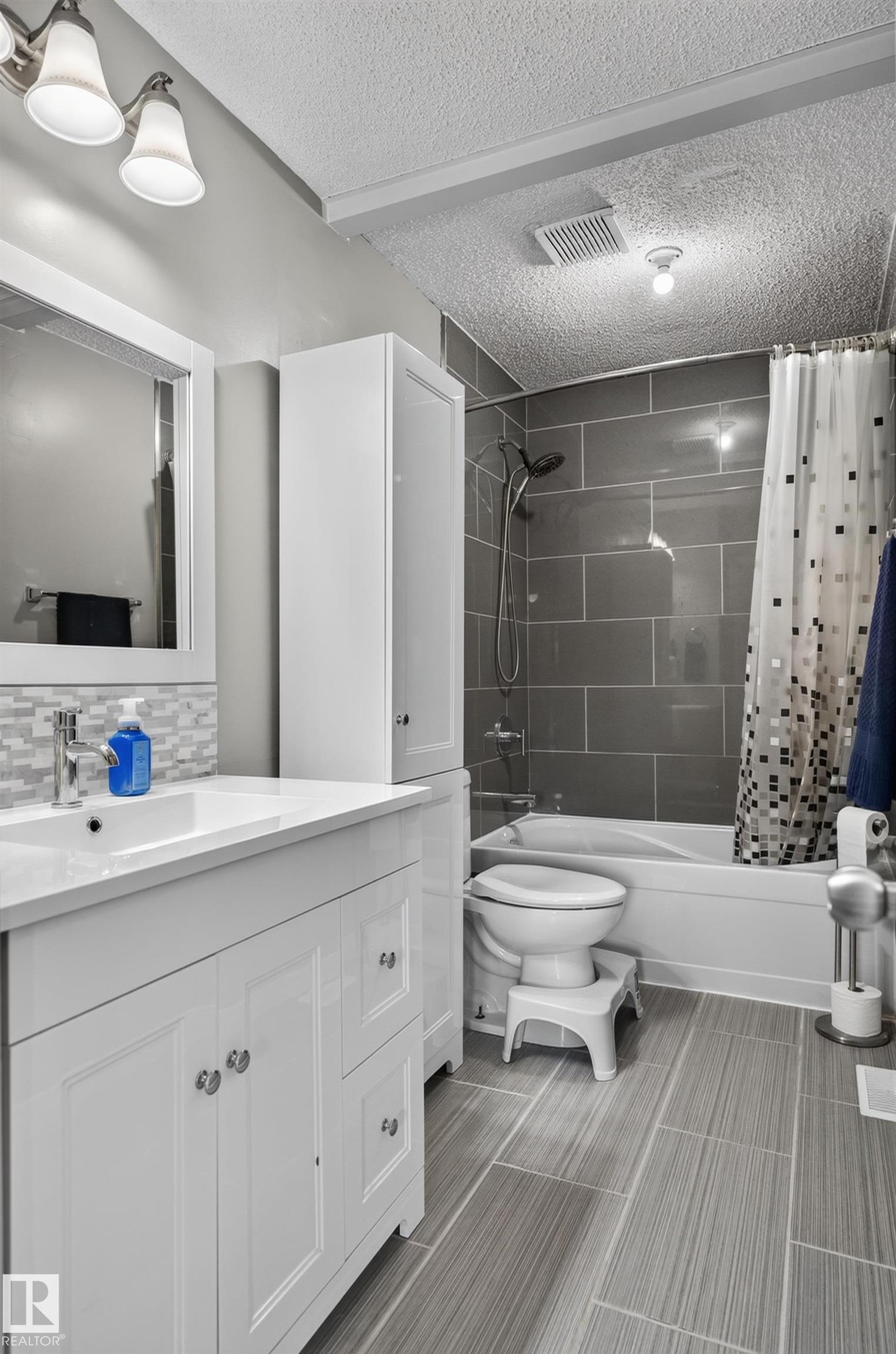 17311 101 Street Nw, Edmonton, AB
